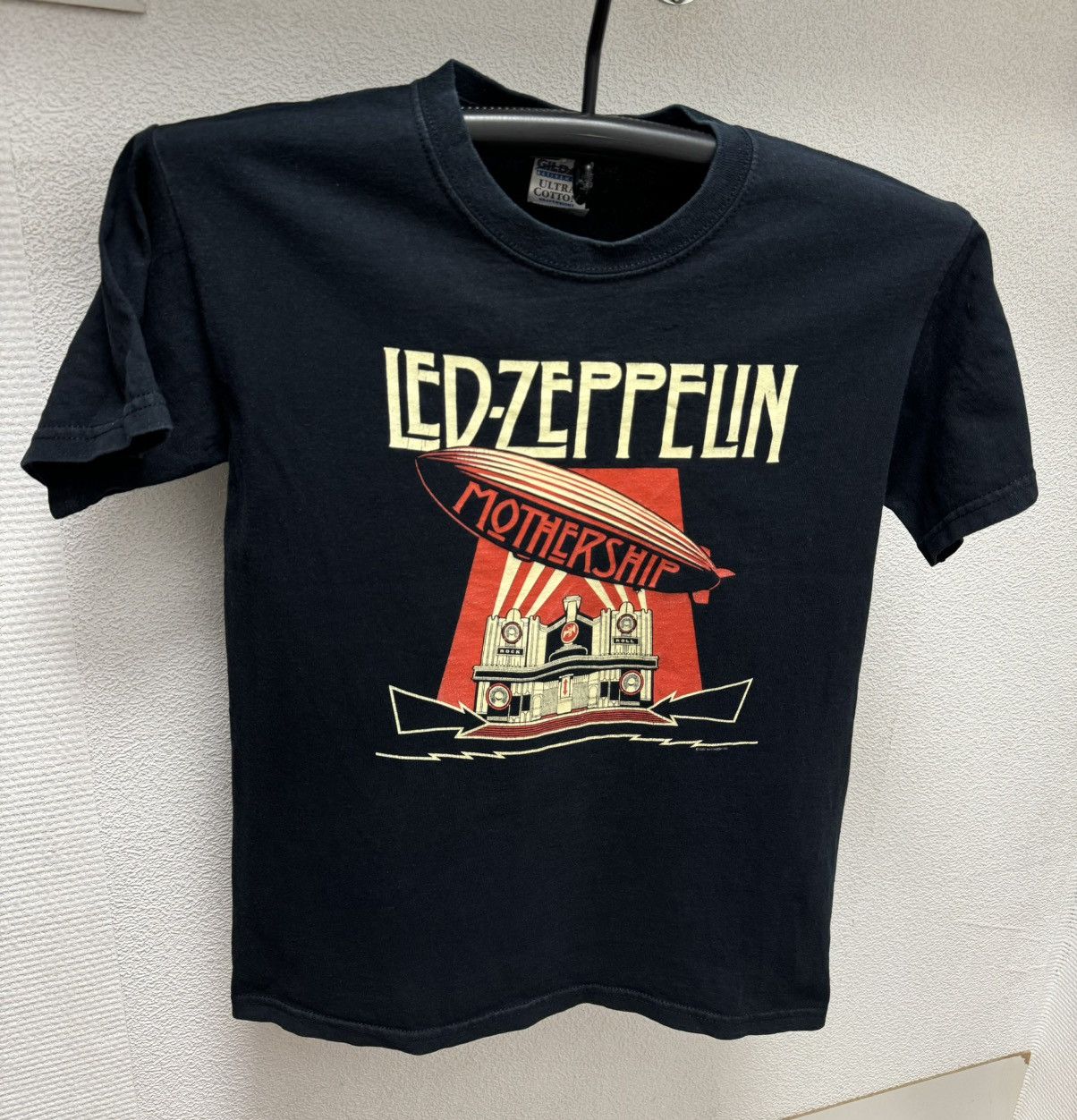 Zeppelin Led Zeppelin Mothership Vintage Black T Shirt S 2007 Hoodie, Sweatshirt | PodTeesHub.com