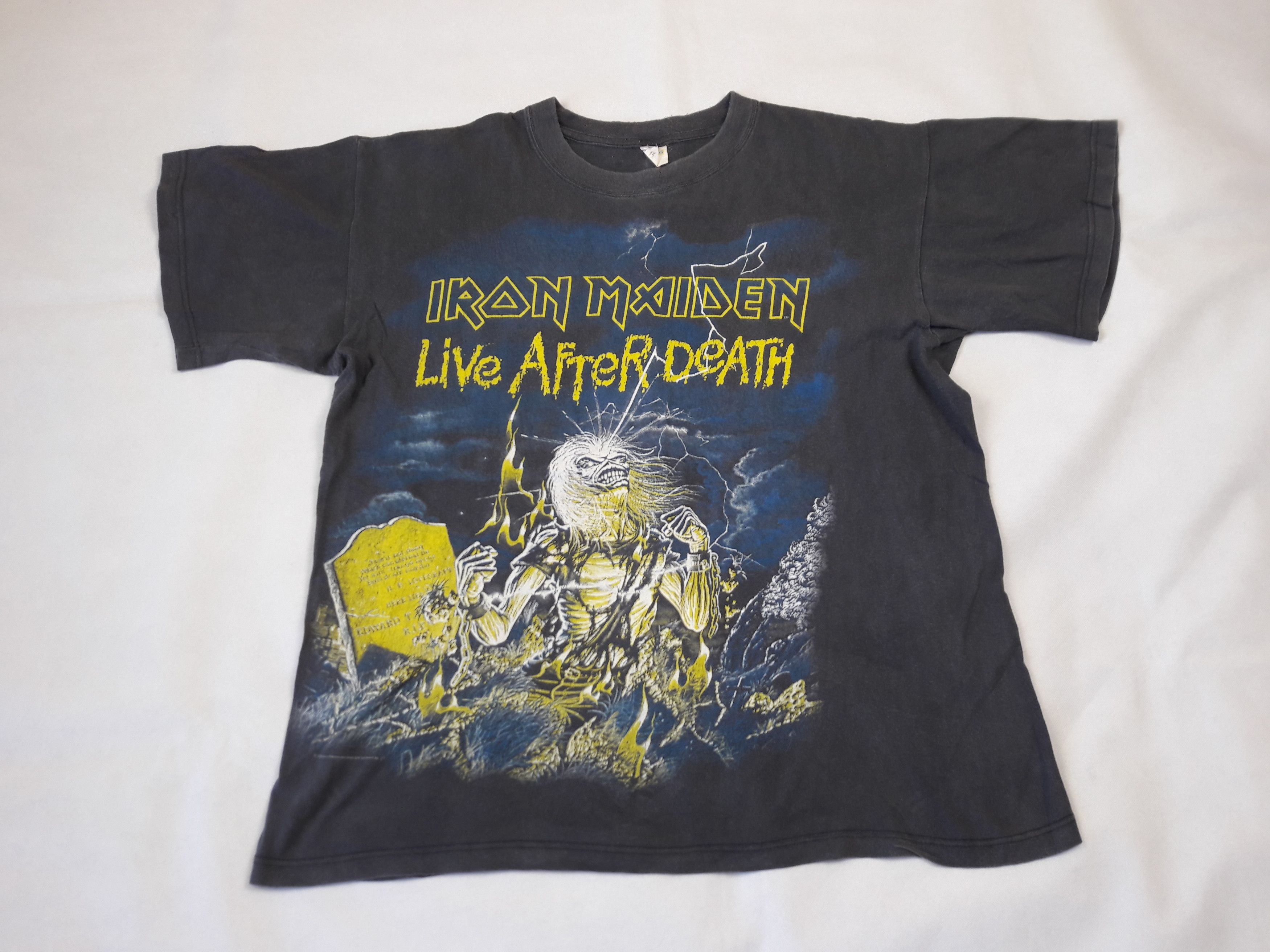 Vintage 1998 Iron Maiden T Shirt Hoodie, Sweatshirt | PodTeesHub.com