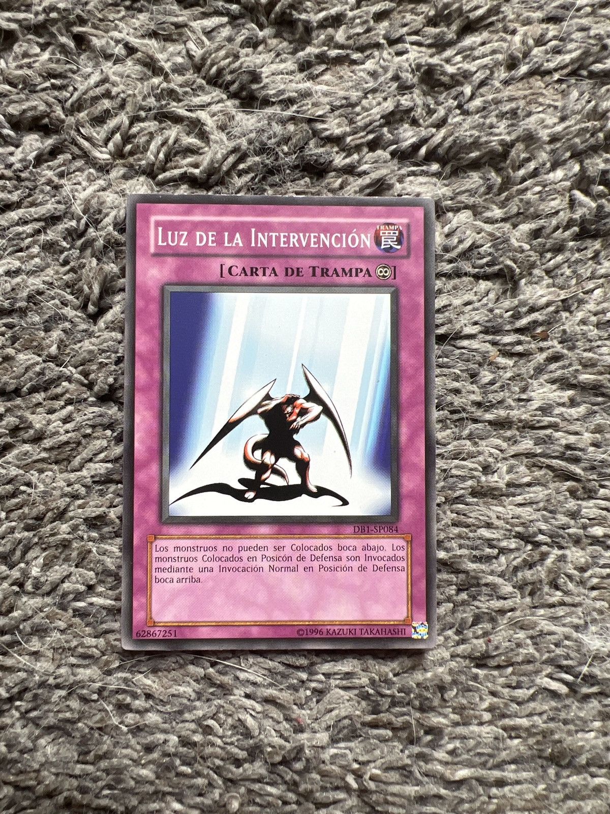 Vintage 1996 Konami Yu Gi Oh Luz De La Intervencion Card T-Shirts, Hoodie, Sweatshirt
