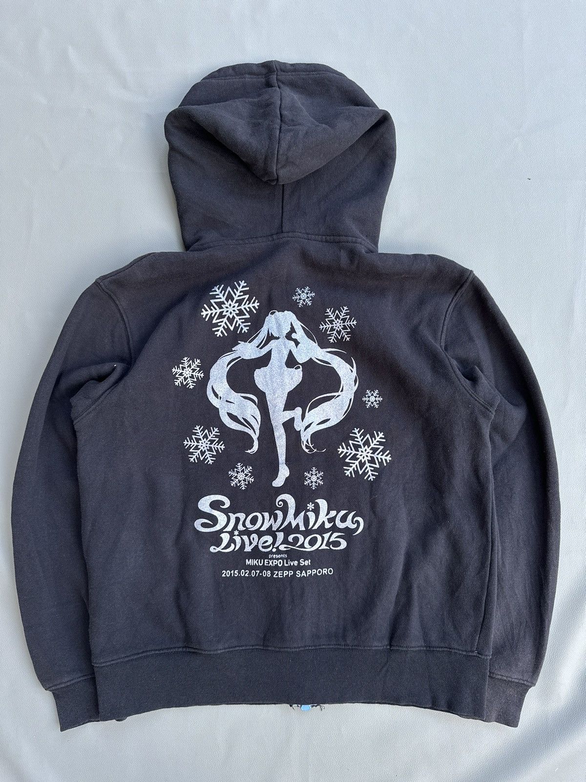 Le Grande Bleu L G B Japanese Snowmiku Faded Zip Anima T-Shirts, Hoodie, Sweatshirt