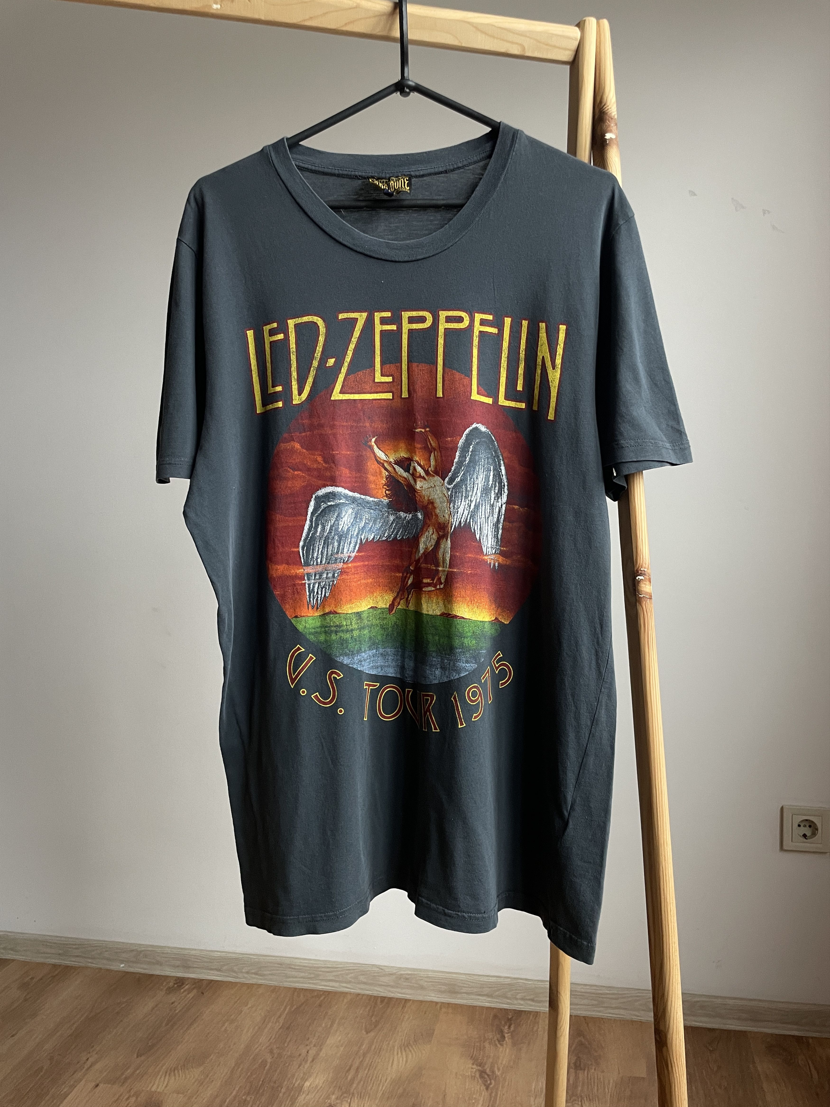Zeppelin Led Zeppelin Us Tour Reissue 2011 T Shirt Size L Hoodie, Sweatshirt | PodTeesHub.com