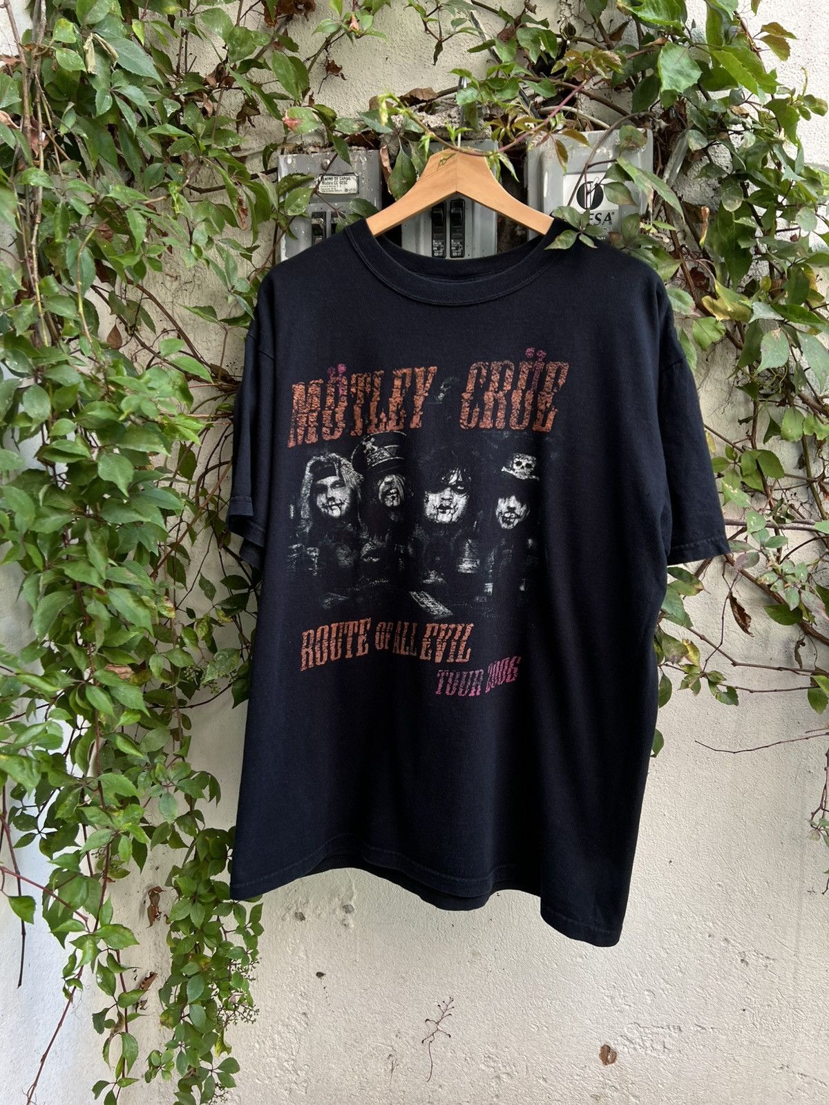 Band Tees 2006 Motley Crue Route Of All Evil Tour Tee Hoodie, Sweatshirt | PodTeesHub.com