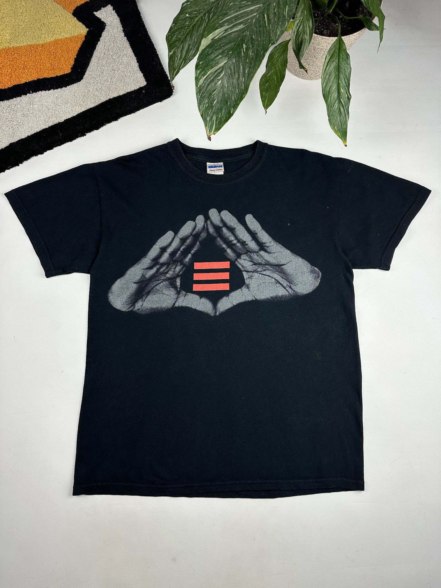 Z Vintage Jay Z Tour Hands Logo Rap T-Shirts, Hoodie, Sweatshirt