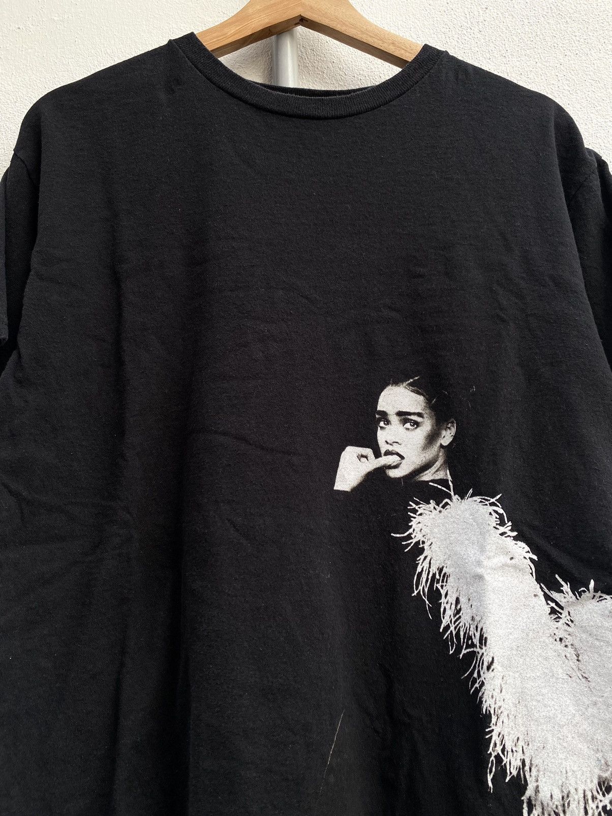X Vintage Rihanna North America Anti Tour 2016 T-Shirts, Hoodie, Sweatshirt | PodTeesHub.com