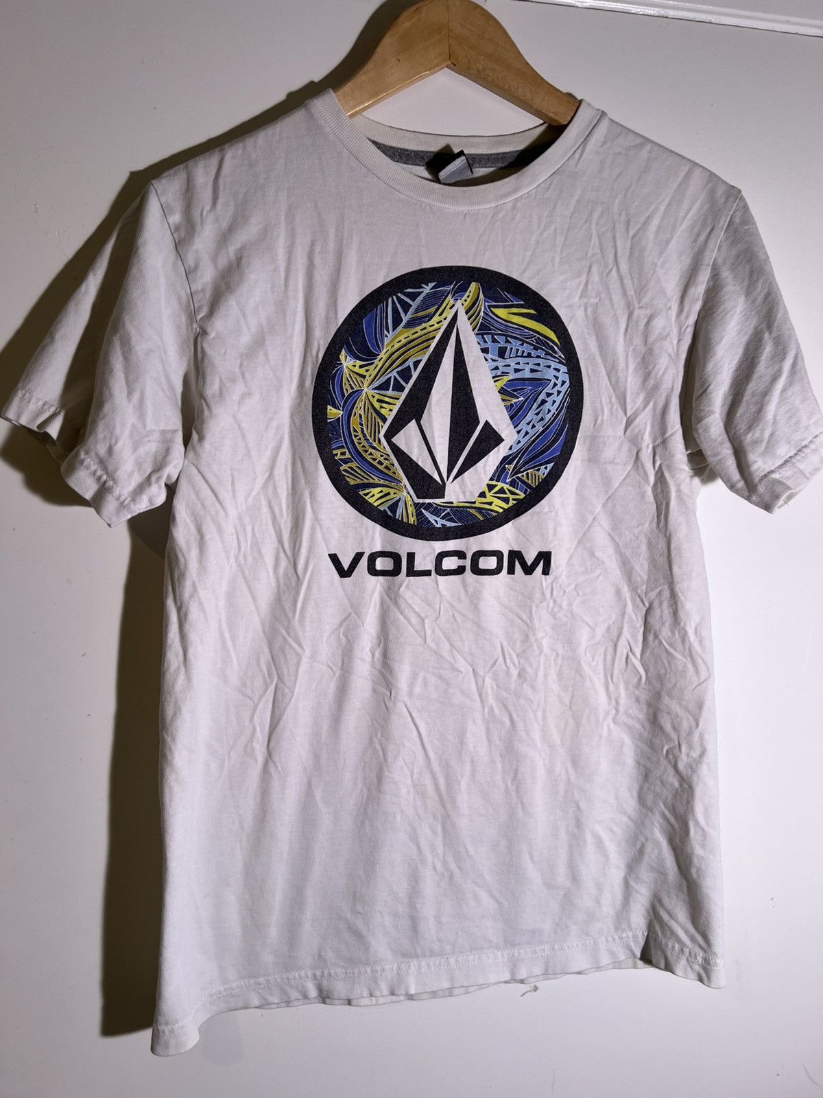 Vintage Y2k 2000 S Vtg Vintage Volcom Streetwear Retro Logo T Shirt Hoodie, Sweatshirt | PodTeesHub.com