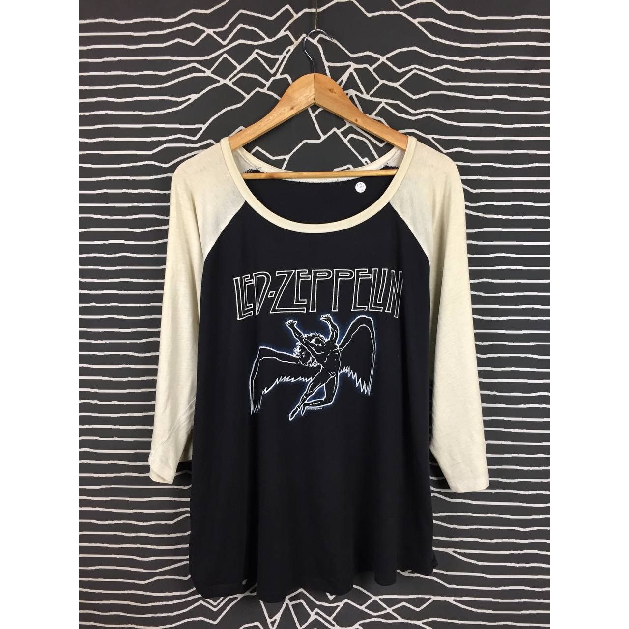 Zeppelin Led Zeppelin English Rock Band Raglan Tee Hoodie, Sweatshirt | PodTeesHub.com