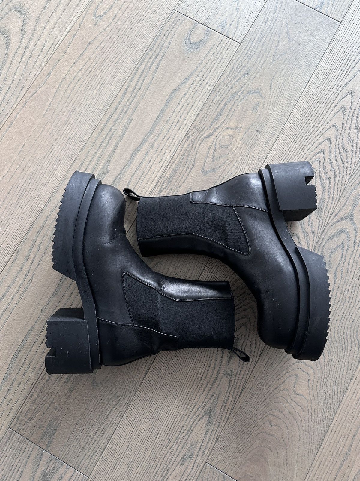 Owens Rick Owens Beatle Bogun Boot Full Grain Black T-Shirts, Hoodie, Sweatshirt | PodTeesHub.com
