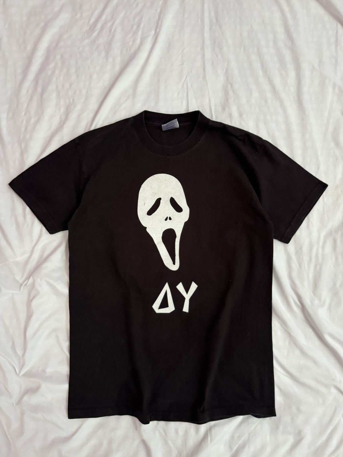 Expert Horror Vintage Y2k Scream Movie Horror Tees Hoodie, Sweatshirt | PodTeesHub.com