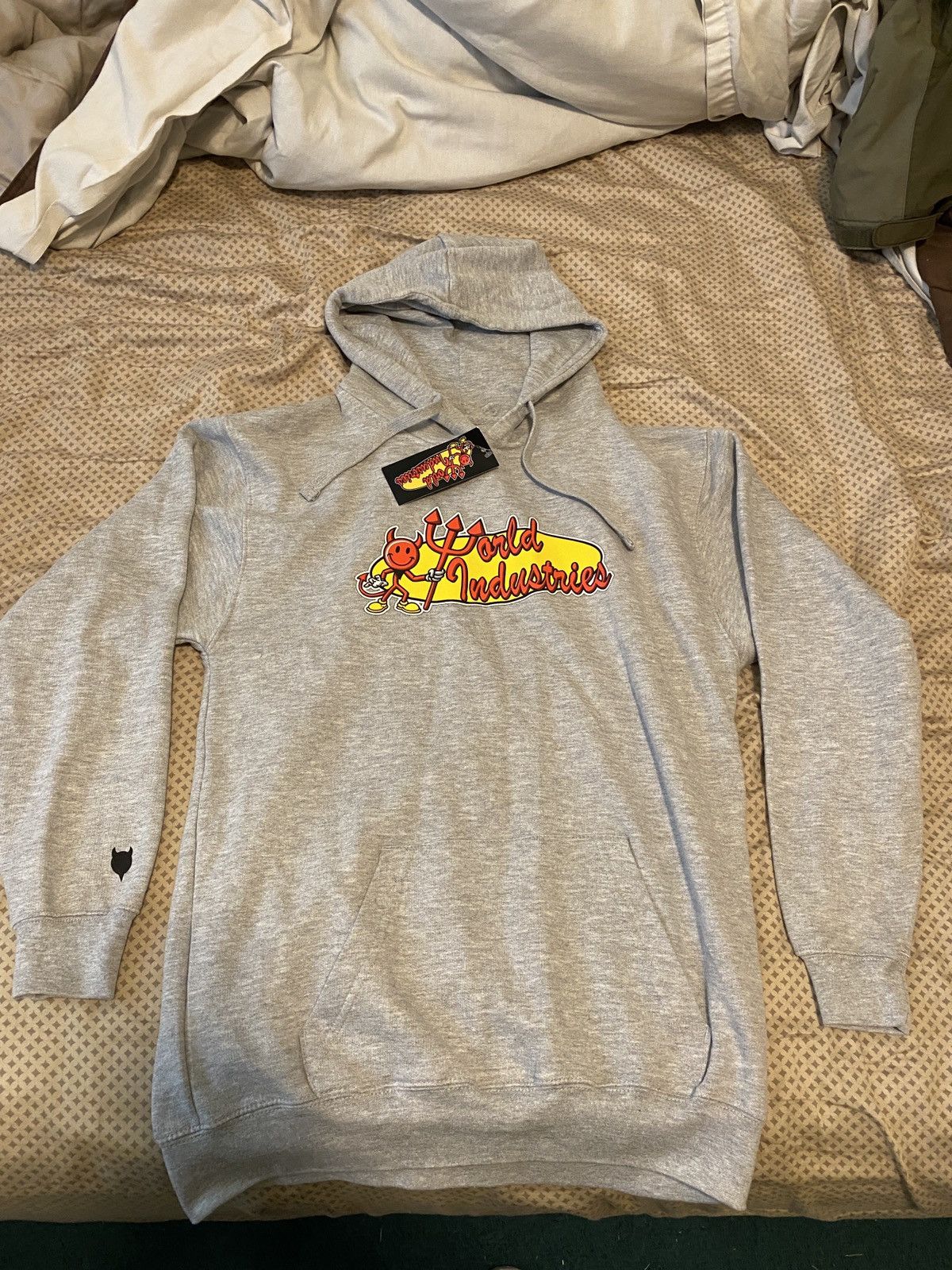 Thrasher X Vintage Nwt Vintage World Industries Hoodie T-Shirts, Sweatshirt | PodTeesHub.com
