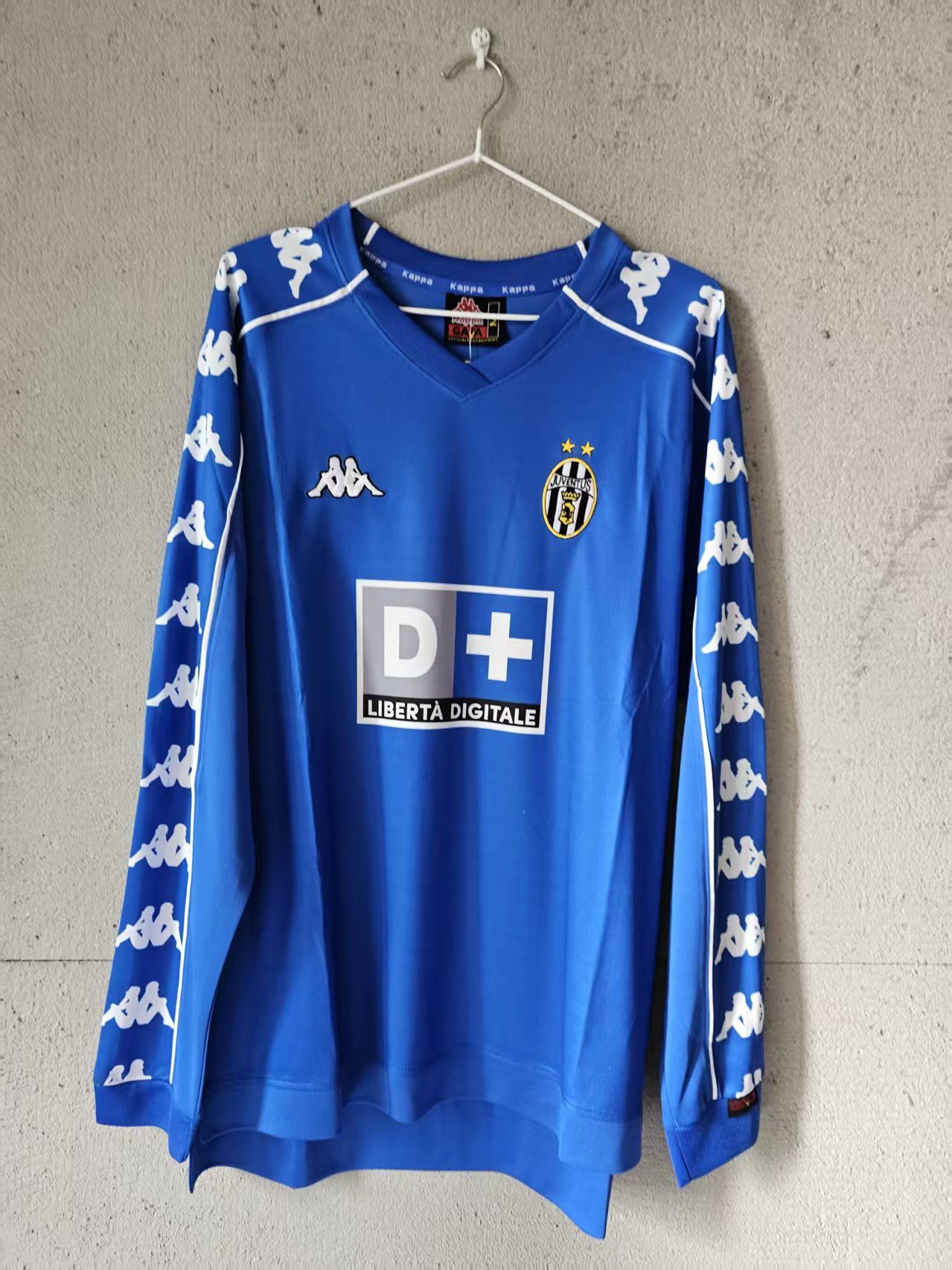Kappa 1999 2000 Juventus Jersey Longsleeve T-Shirts, Hoodie, Sweatshirt | PodTeesHub.com