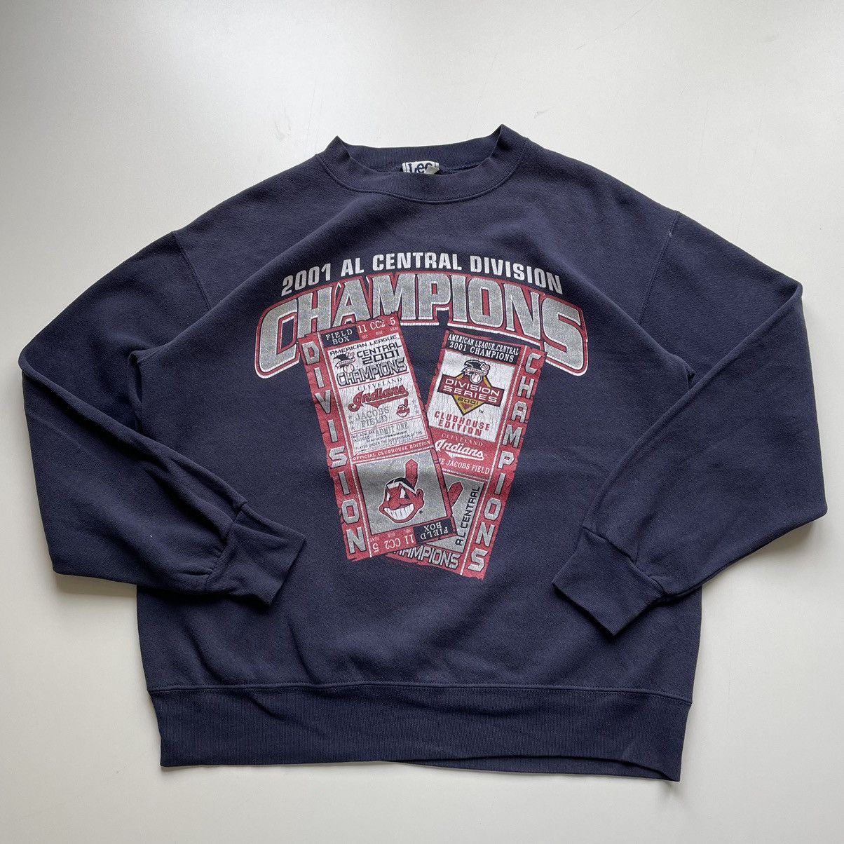 Mlb Vintage 2000s Cleveland Indians Mlb Large T-Shirts, Hoodie, Sweatshirt