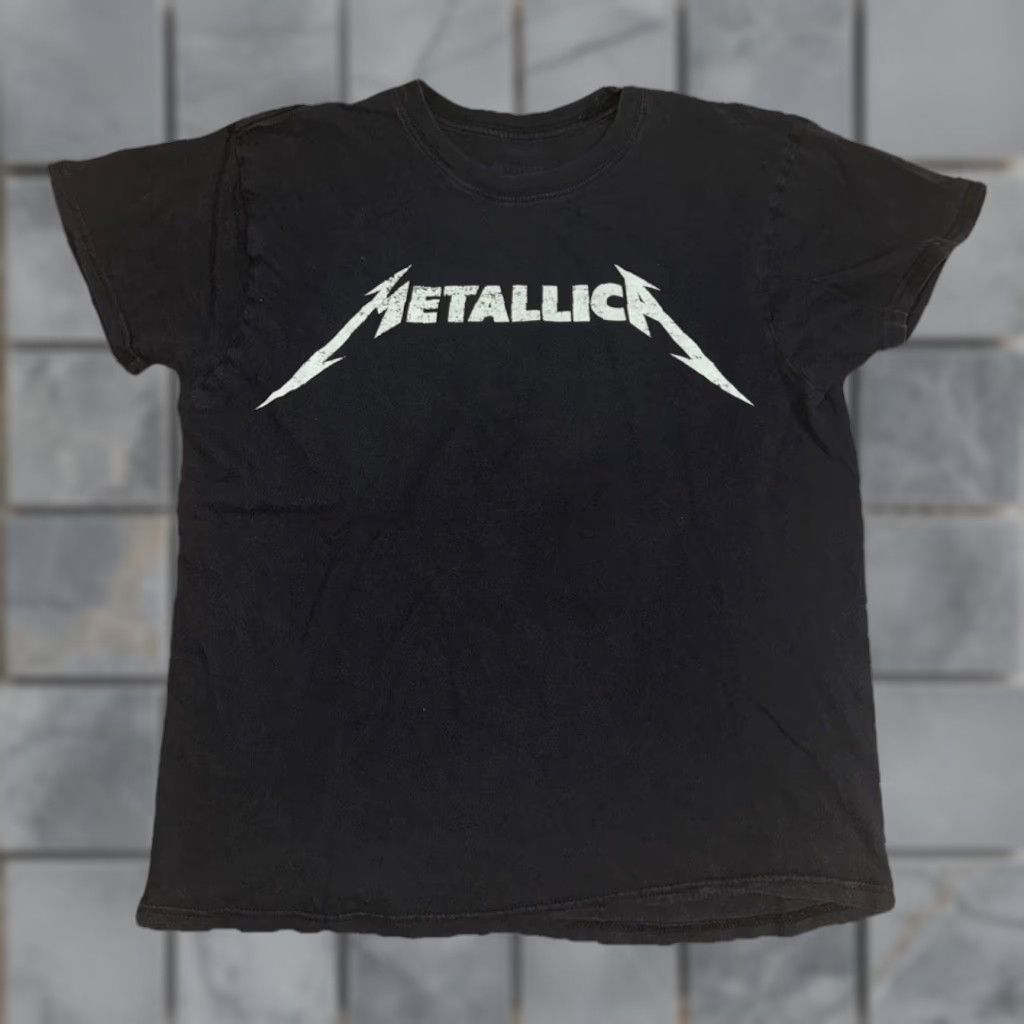 Metallica Spell Out Logo Band Black Medium Crew Neck 20x24 Cotton T-Shirts, Hoodie, Sweatshirt