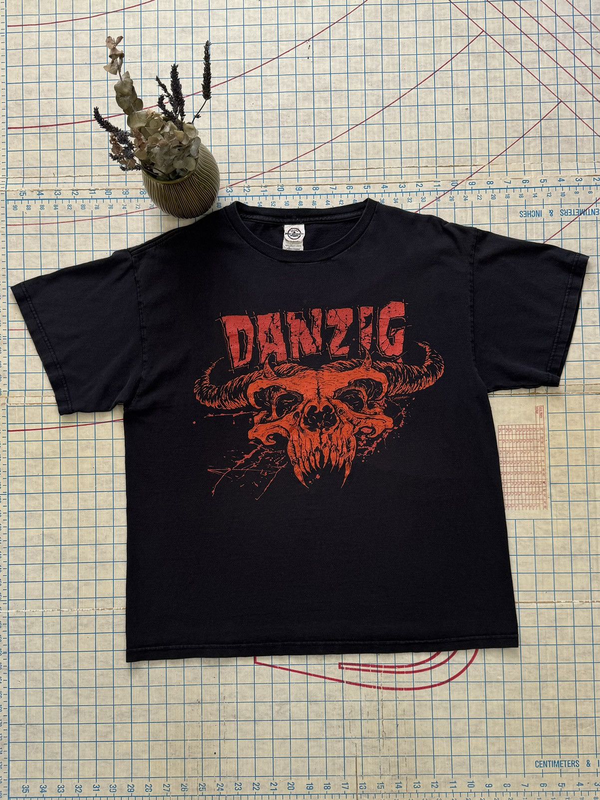 Vintage Danzig Red Horned Beast Rock Tee Cropped Fit Large Hoodie, Sweatshirt | PodTeesHub.com