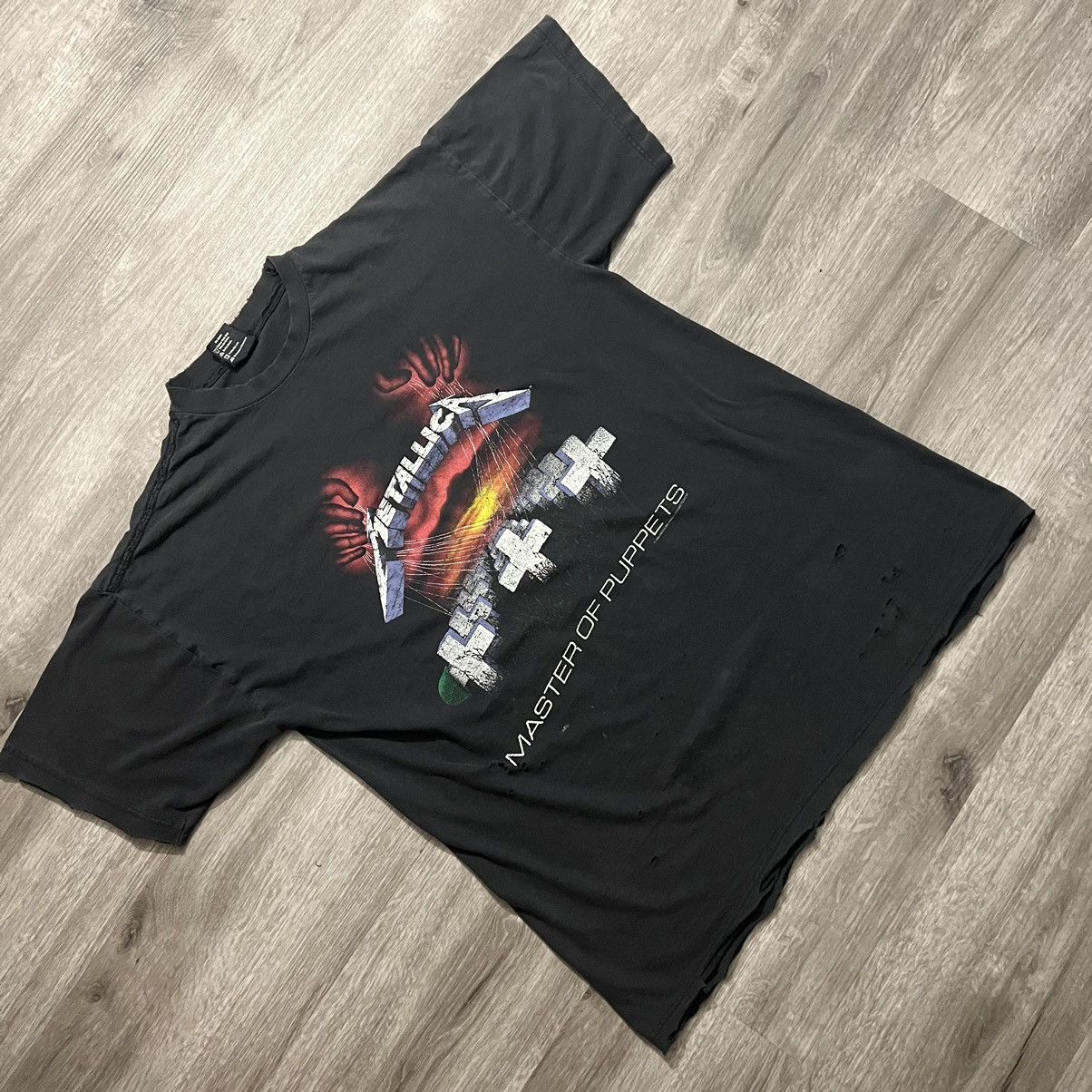 Metallica X Vintage Vintage Metallica Master Of Puppets Track List Tee Hoodie, Sweatshirt | PodTeesHub.com
