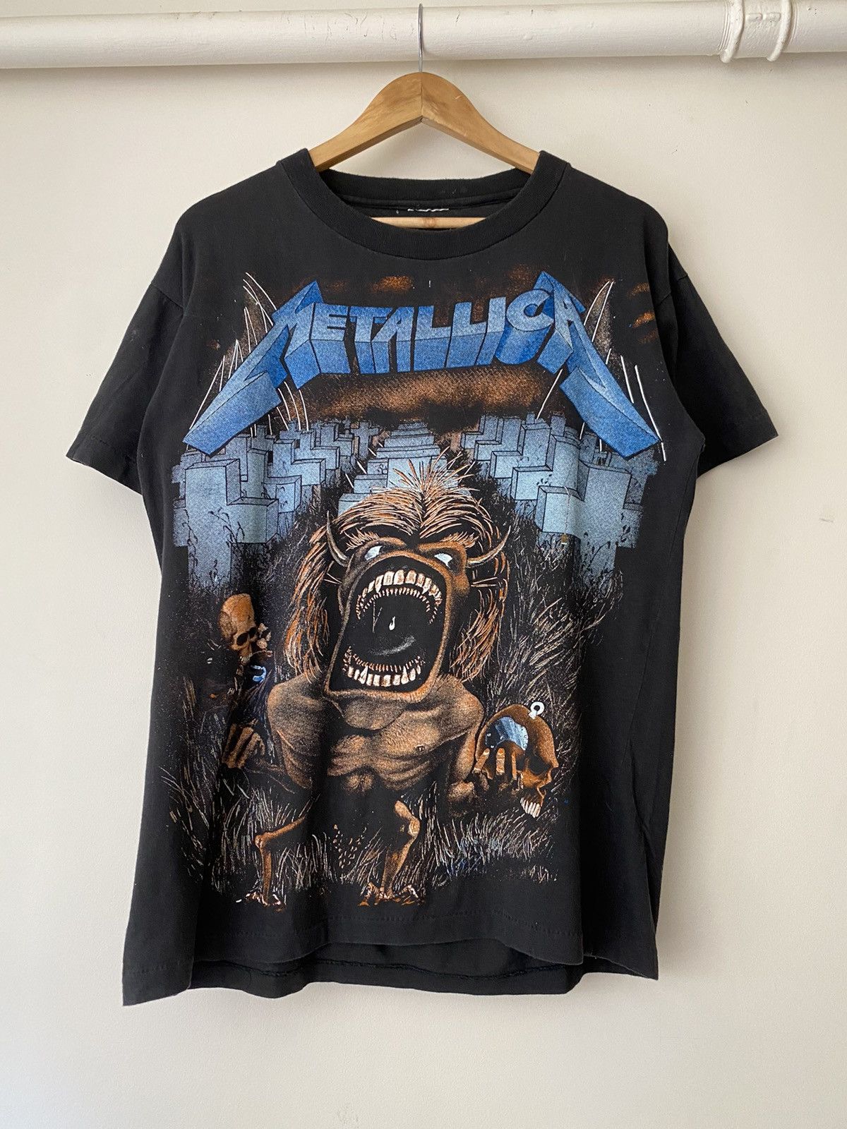 Vintage 90 S Empire Bootleg Metallic Master Of Puppets Fit M T-Shirts, Hoodie, Sweatshirt | PodTeesHub.com