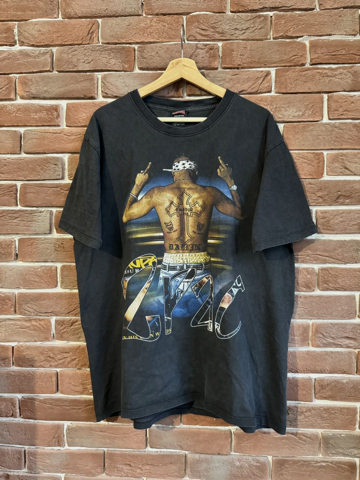 Band Tees Rare 2pac Legends Live Forever Vintage Rap Band Tee Tupac 00 Hoodie, Sweatshirt | PodTeesHub.com