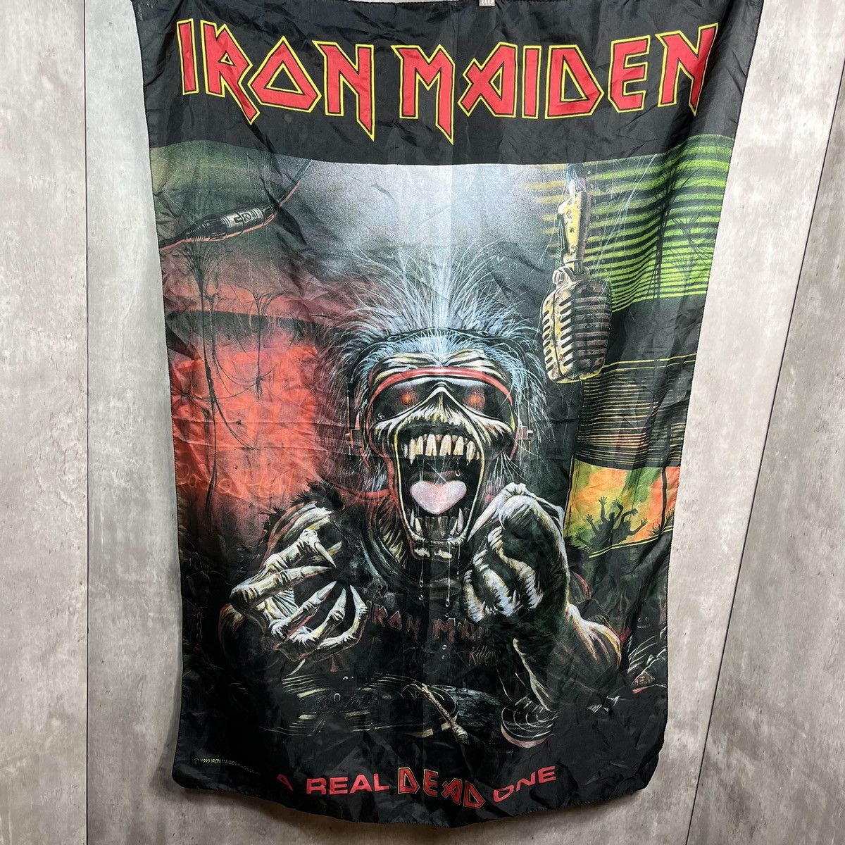 Iron Maiden X Vintage Vintage 1993 Iron Maiden A Real Dead Tapestry 90s Italy Made T-Shirts, Hoodie, Sweatshirt