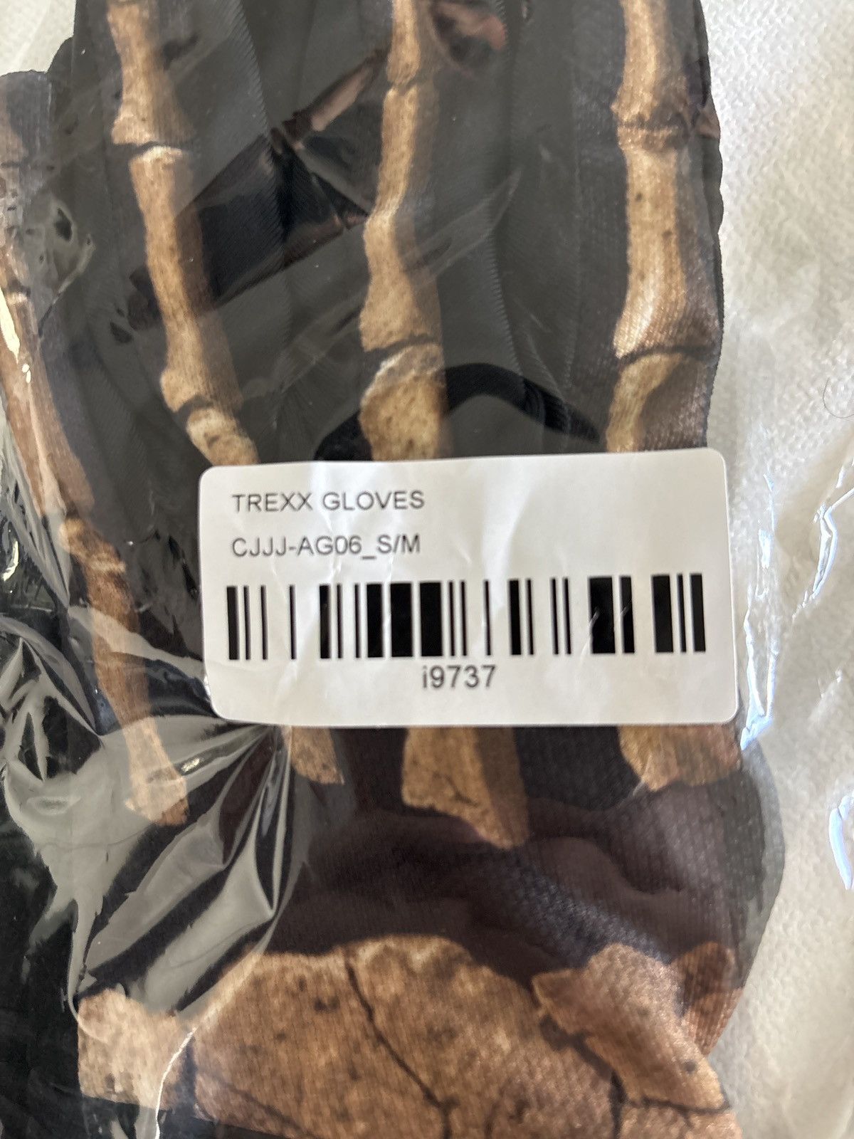 Scott Travis Scott T Rexx Gloves T-Shirts, Hoodie, Sweatshirt | PodTeesHub.com