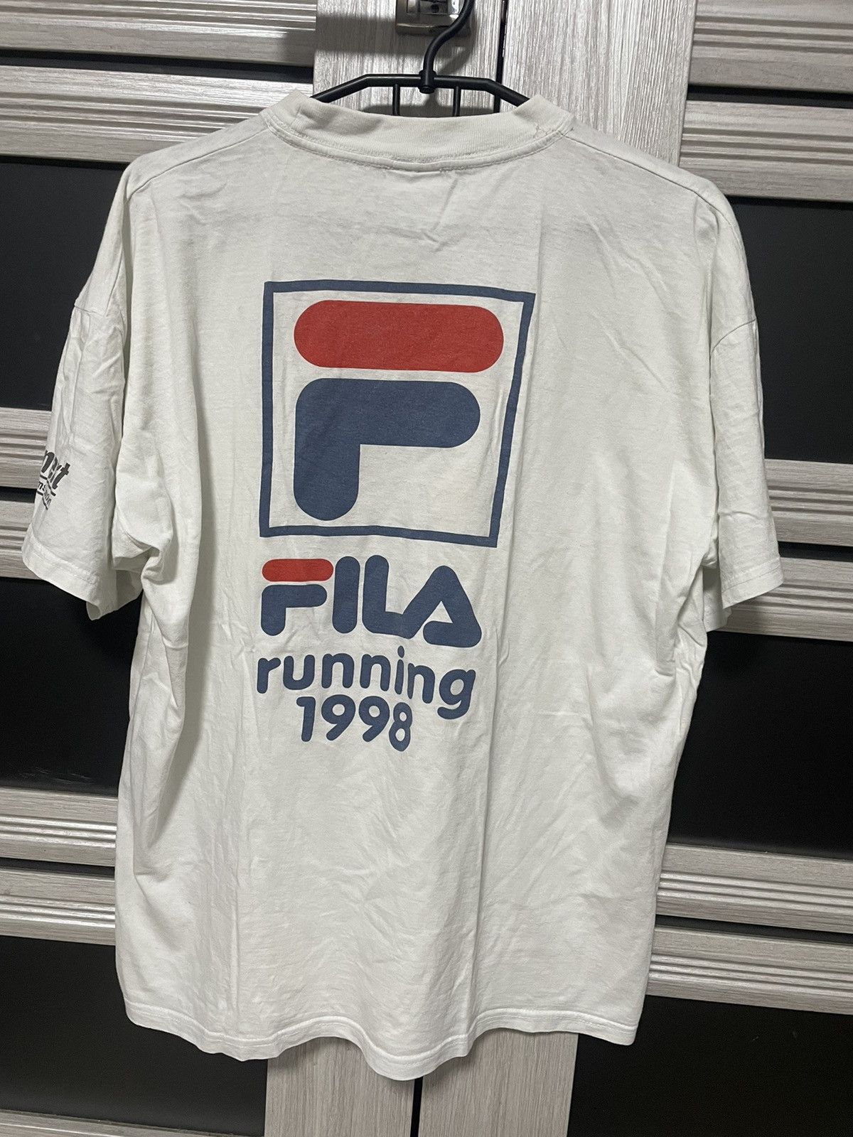 Vintage Fila 1998 Running Marathon Logo Sport Tee Y2k Xl Hoodie, Sweatshirt | PodTeesHub.com