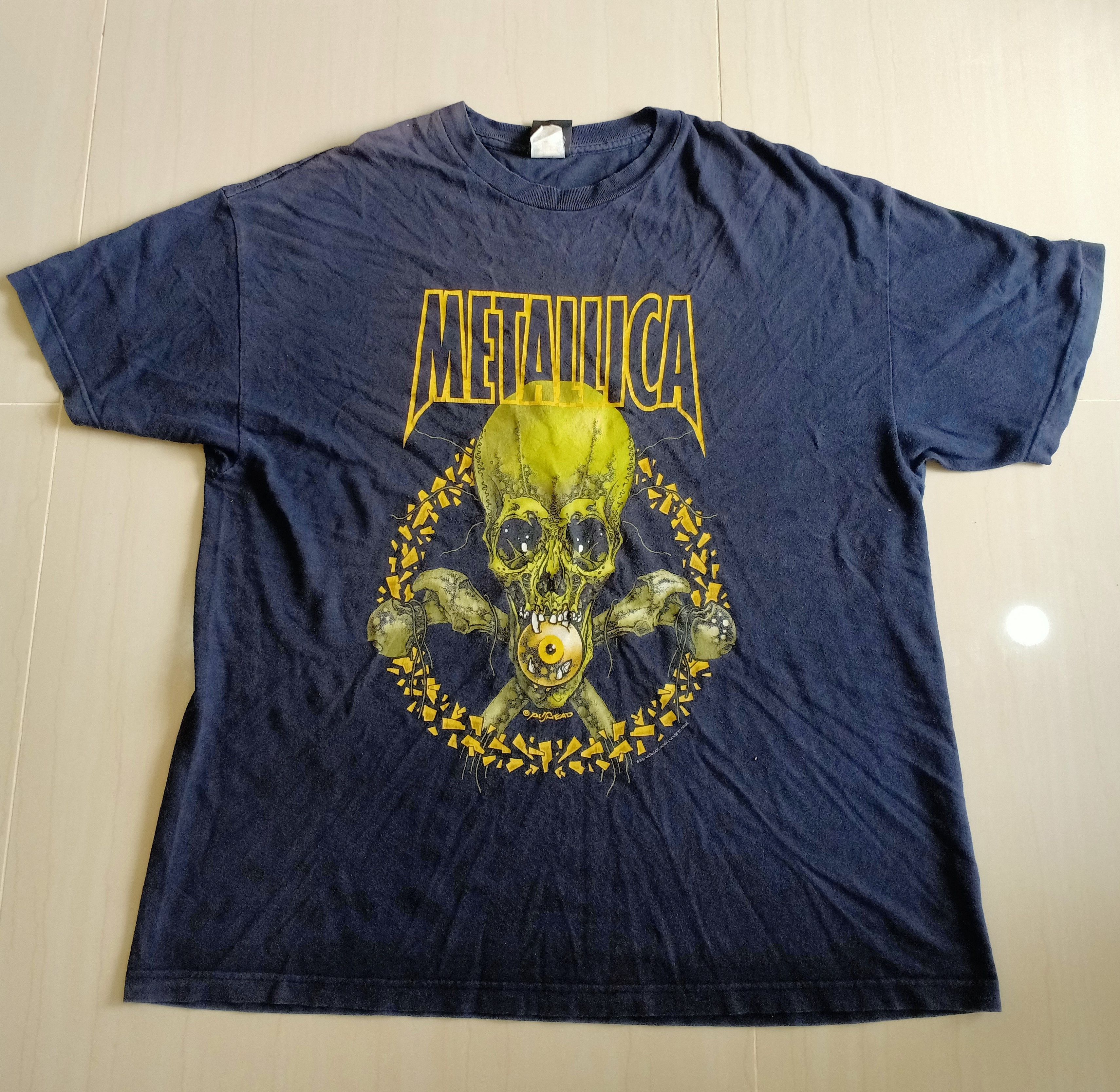 Metallica X Vintage Vintage 2001 Metallica T Shirt No Leaf Clover Hoodie, Sweatshirt | PodTeesHub.com