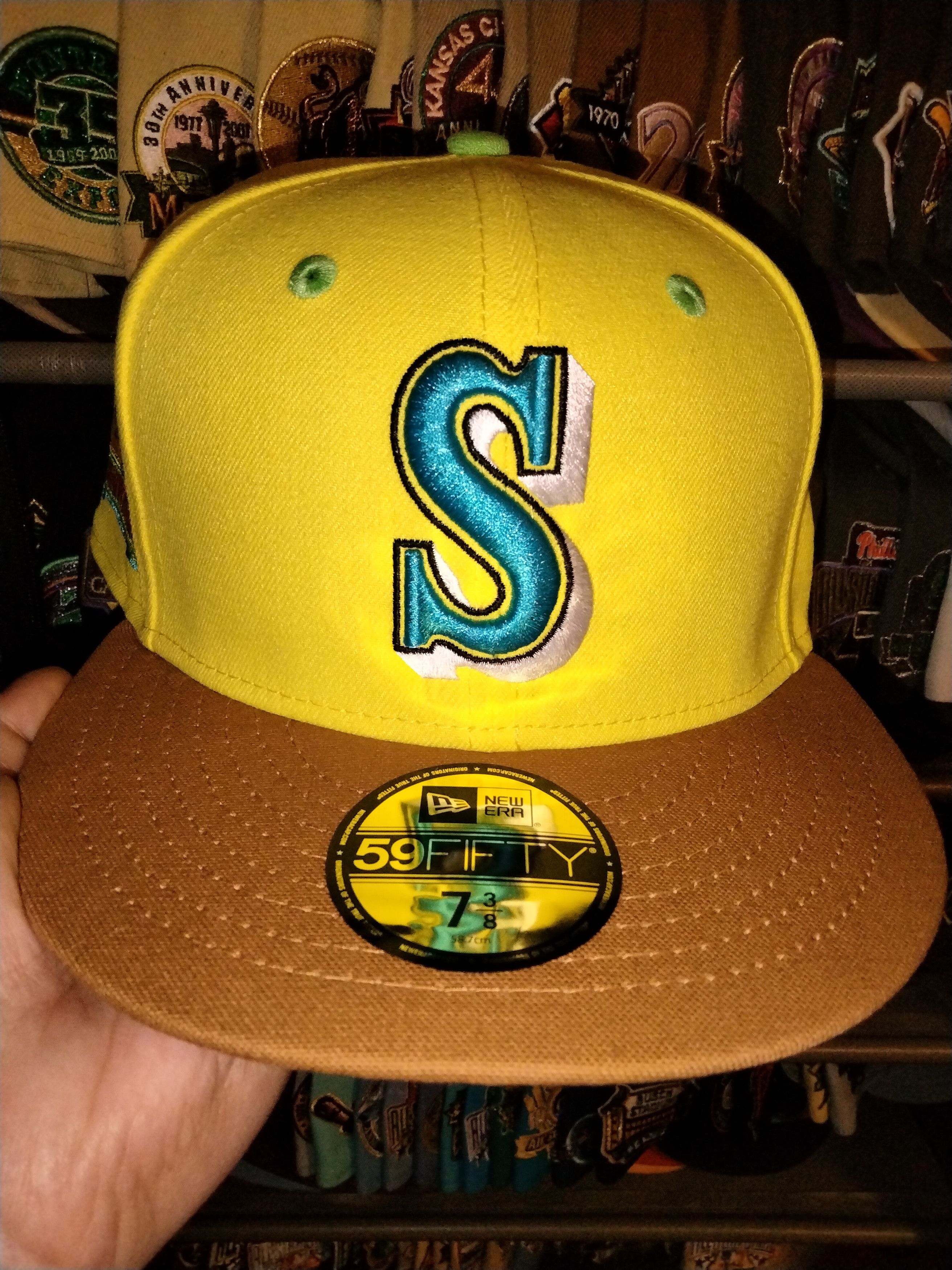 New Era Seattle Mariners Spongebob 7 3 8 4ucaps T-Shirts, Hoodie, Sweatshirt