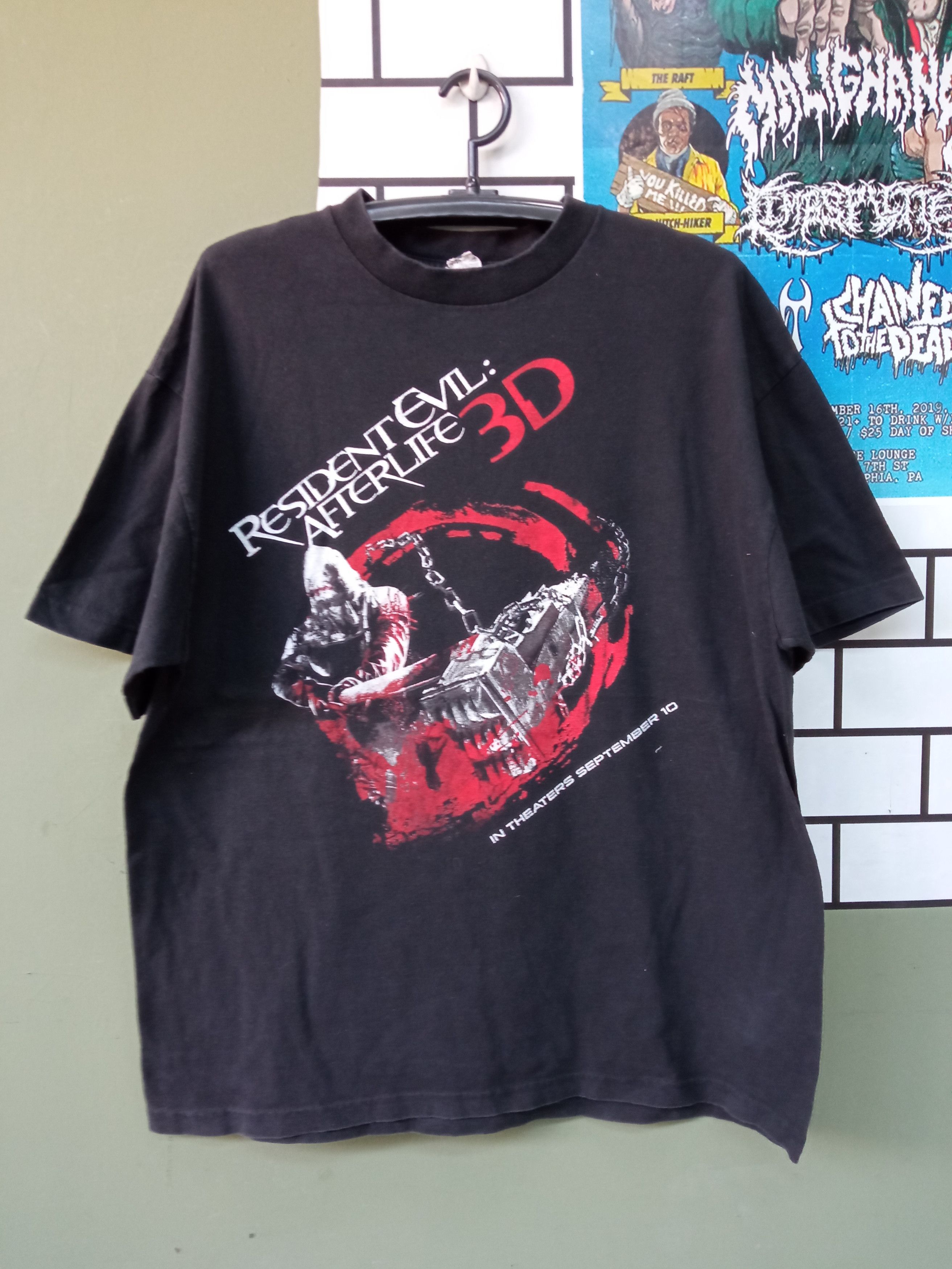 Resident Evil Vintage T Shirt Size Xl Hoodie, Sweatshirt | PodTeesHub.com