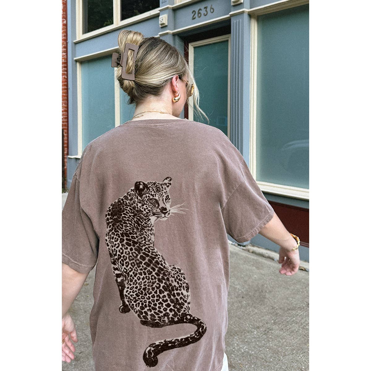 Do Not Look Back Leopard Vintage Graphic Oversized Tee Hoodie, Sweatshirt | PodTeesHub.com