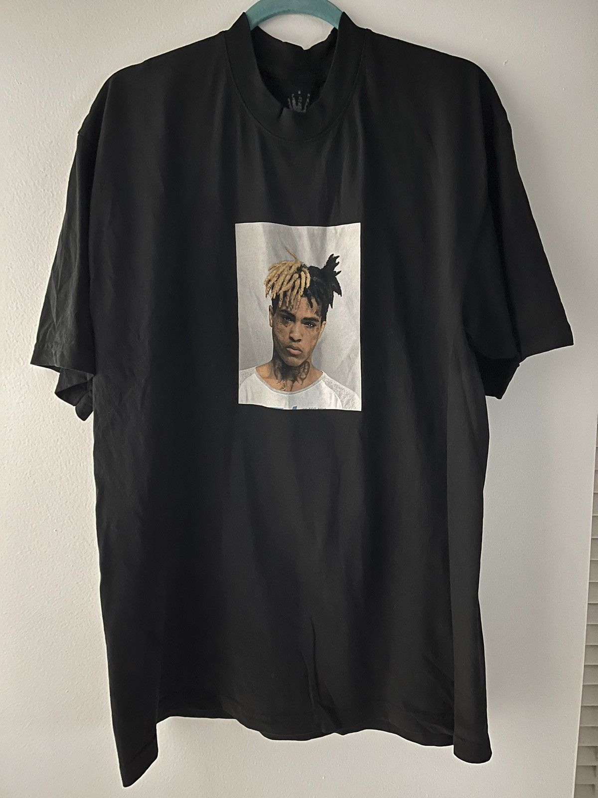 Rap Tees Xxxtentacion Mugshot Tee Hoodie, Sweatshirt | PodTeesHub.com