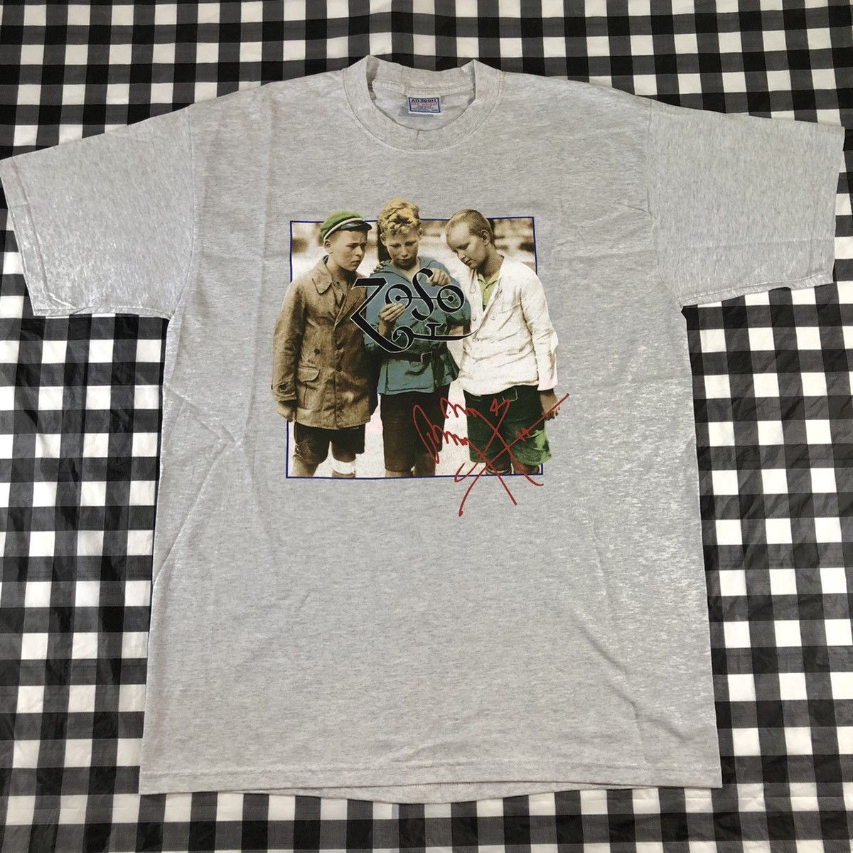 Led Zeppelin X Vintage Jimmy Page Zoso 2000 Tour Led Zeppelin Vintage Tee Hoodie, Sweatshirt | PodTeesHub.com