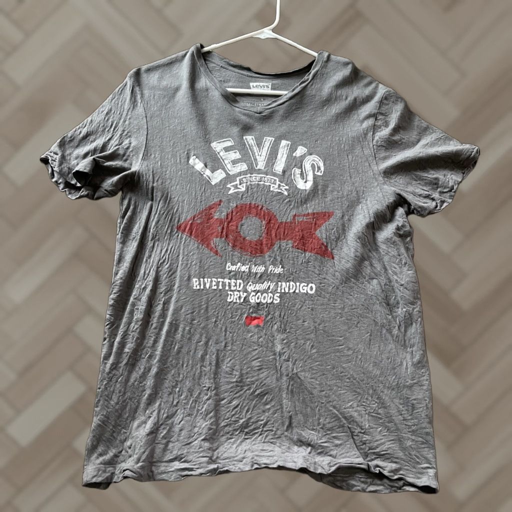 S Vintage Levi S Grey Shirt Regular Short Sleeve Crew Neck Cotton Polyester Logo B T-Shirts, Hoodie, Sweatshirt