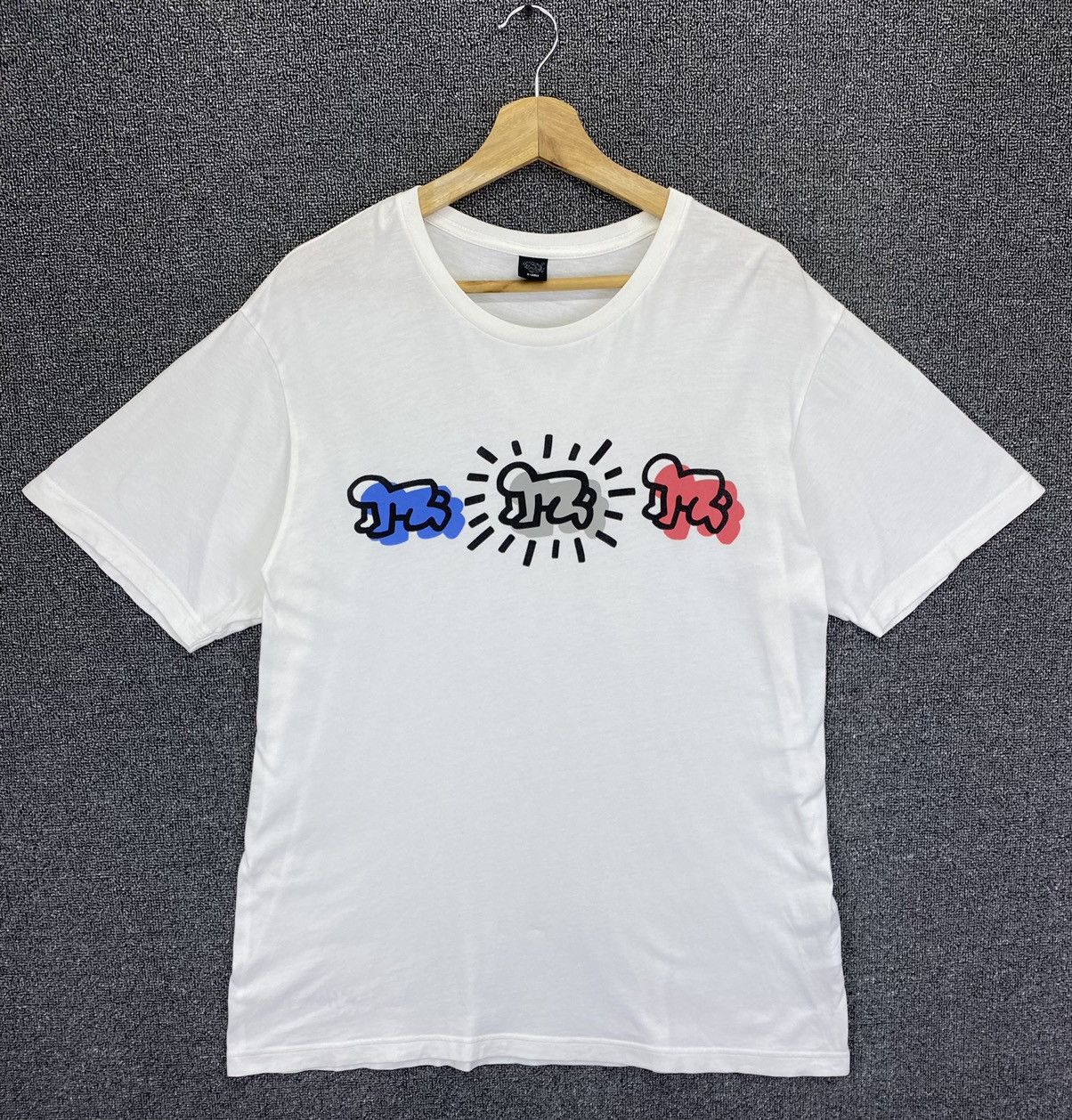 Uniqlo Big Printed Tee T Shirts Hoodie, Sweatshirt | PodTeesHub.com