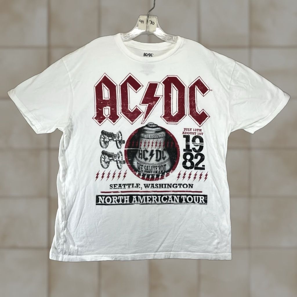 Etro Vintage Ac Dc T Shirt Mens Xl White Cotton Graphic Print Crew Neck Short Sleeve 1982 Seattle Wa Hoodie, Sweatshirt