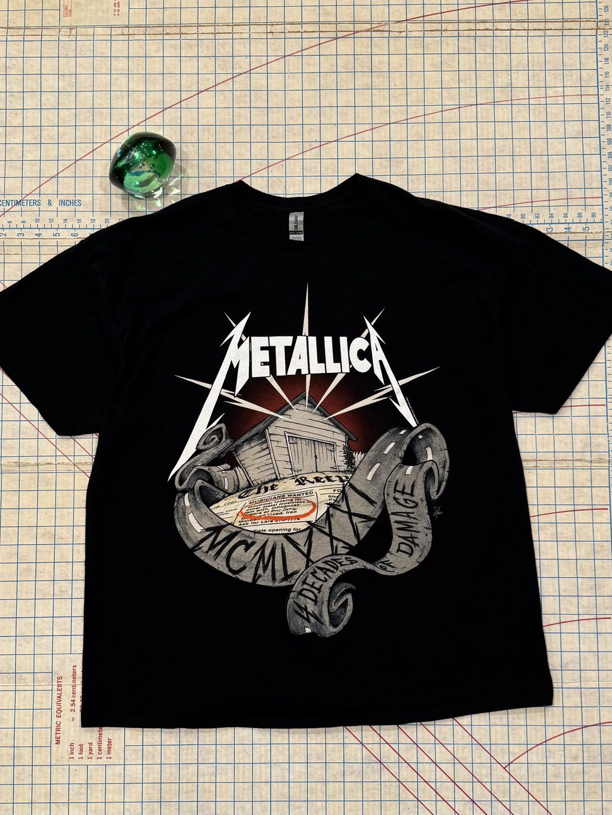 Metallica 40 Years 4 Decades Of Damage Tee Black Size Xxl Hoodie, Sweatshirt | PodTeesHub.com