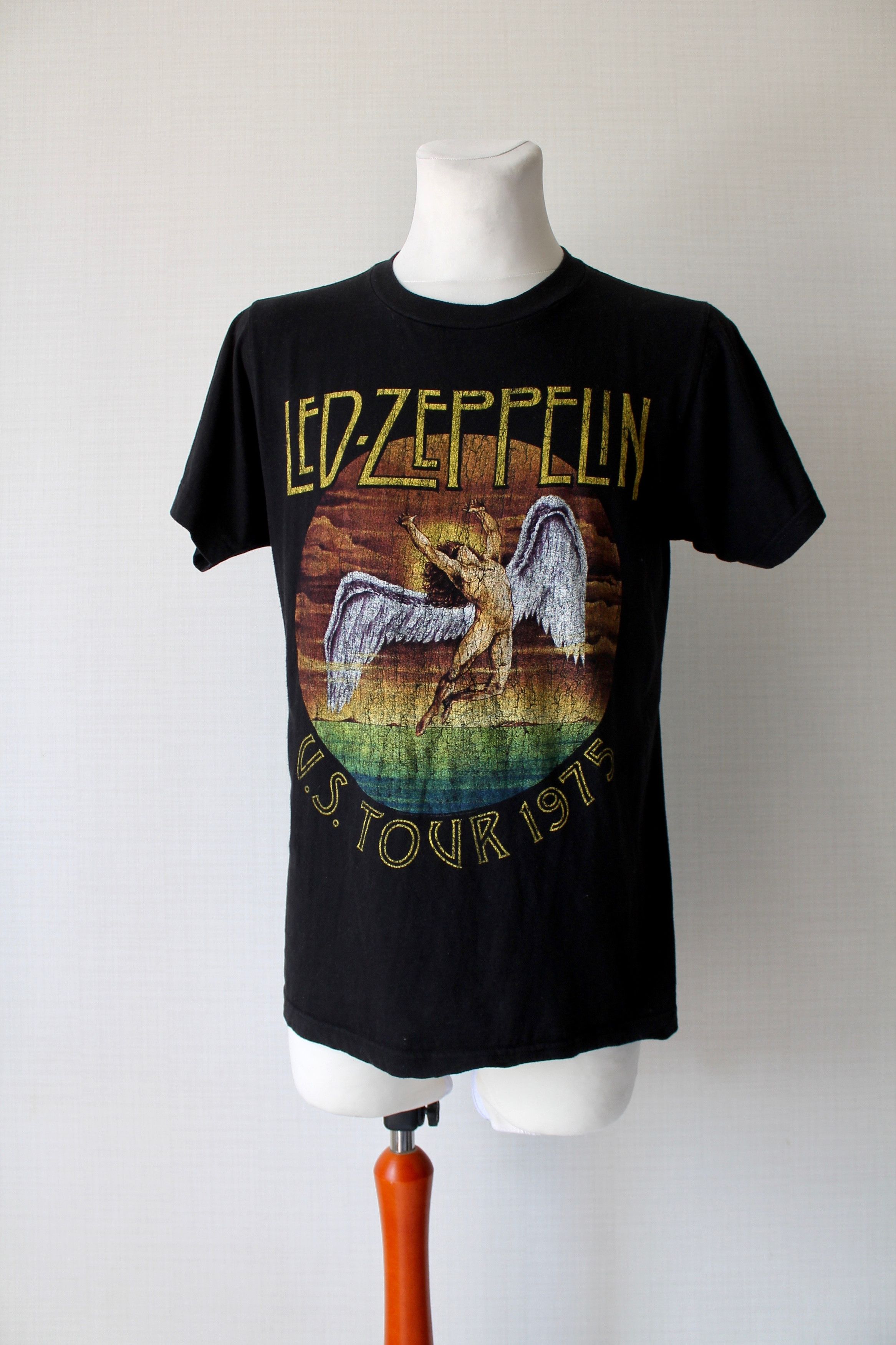 Led Zeppelin X Vintage 2010 Led Zeppelin Vintage Band Tee Rock Hoodie, Sweatshirt | PodTeesHub.com