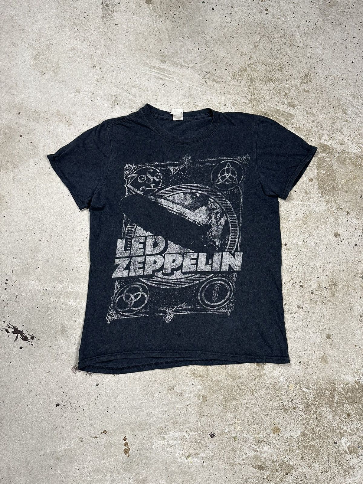Led Zeppelin Vintage 2011 Led Zeppelin Black Trashed Tee Tour Hoodie, Sweatshirt | PodTeesHub.com