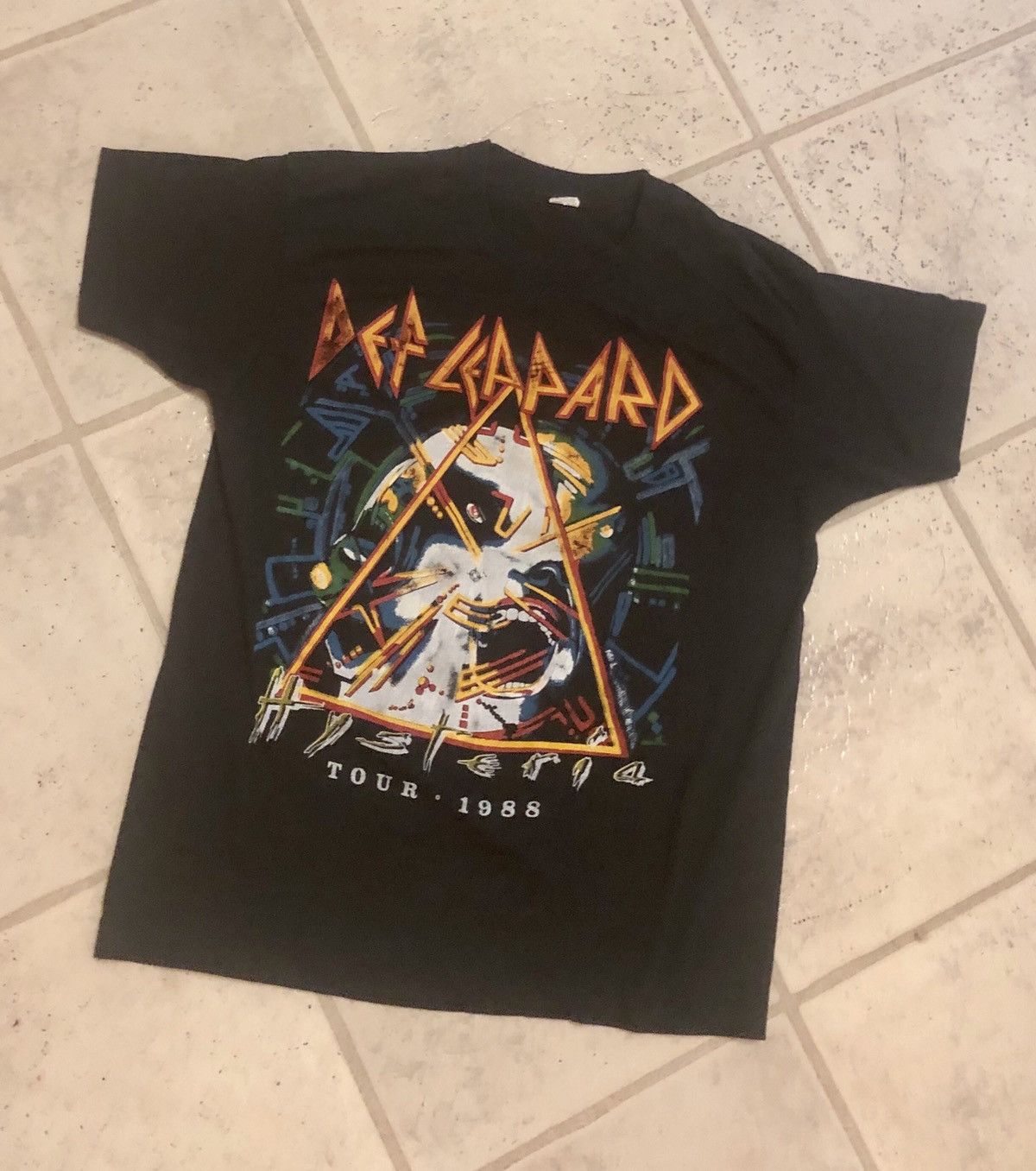 Def Leppard X Vintage Vintage 1988 Def Leppard Hysteria Tour Concert Tee Hoodie, Sweatshirt | PodTeesHub.com