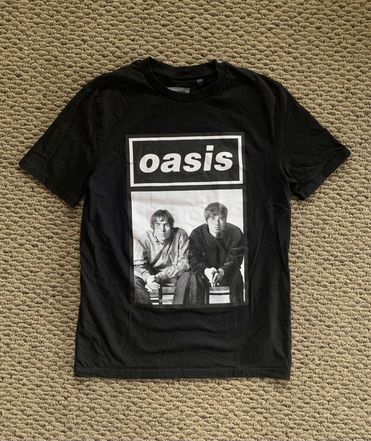 Band Tees Oasis Wonderwall Live 25 World Tour Black Tee Size S Hoodie, Sweatshirt | PodTeesHub.com