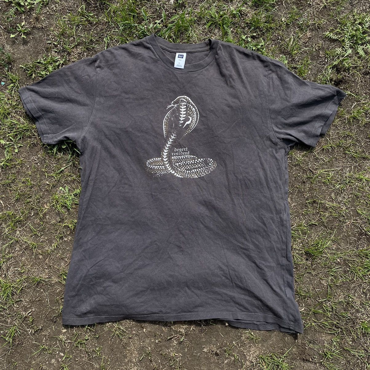 Gap Vintage Y2k Snake Gap Horror Tee Yeeazy Streetwear Kanye Hoodie, Sweatshirt | PodTeesHub.com