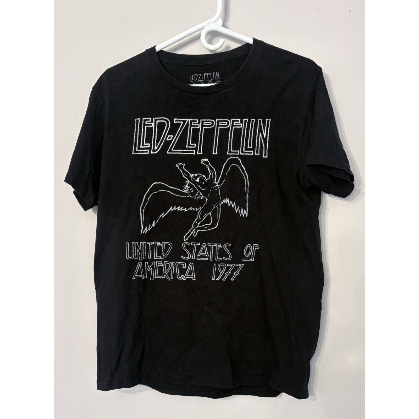 Zeppelin Led Zeppelin 1977 Tour Black T Shirt Size Medium Hoodie, Sweatshirt | PodTeesHub.com