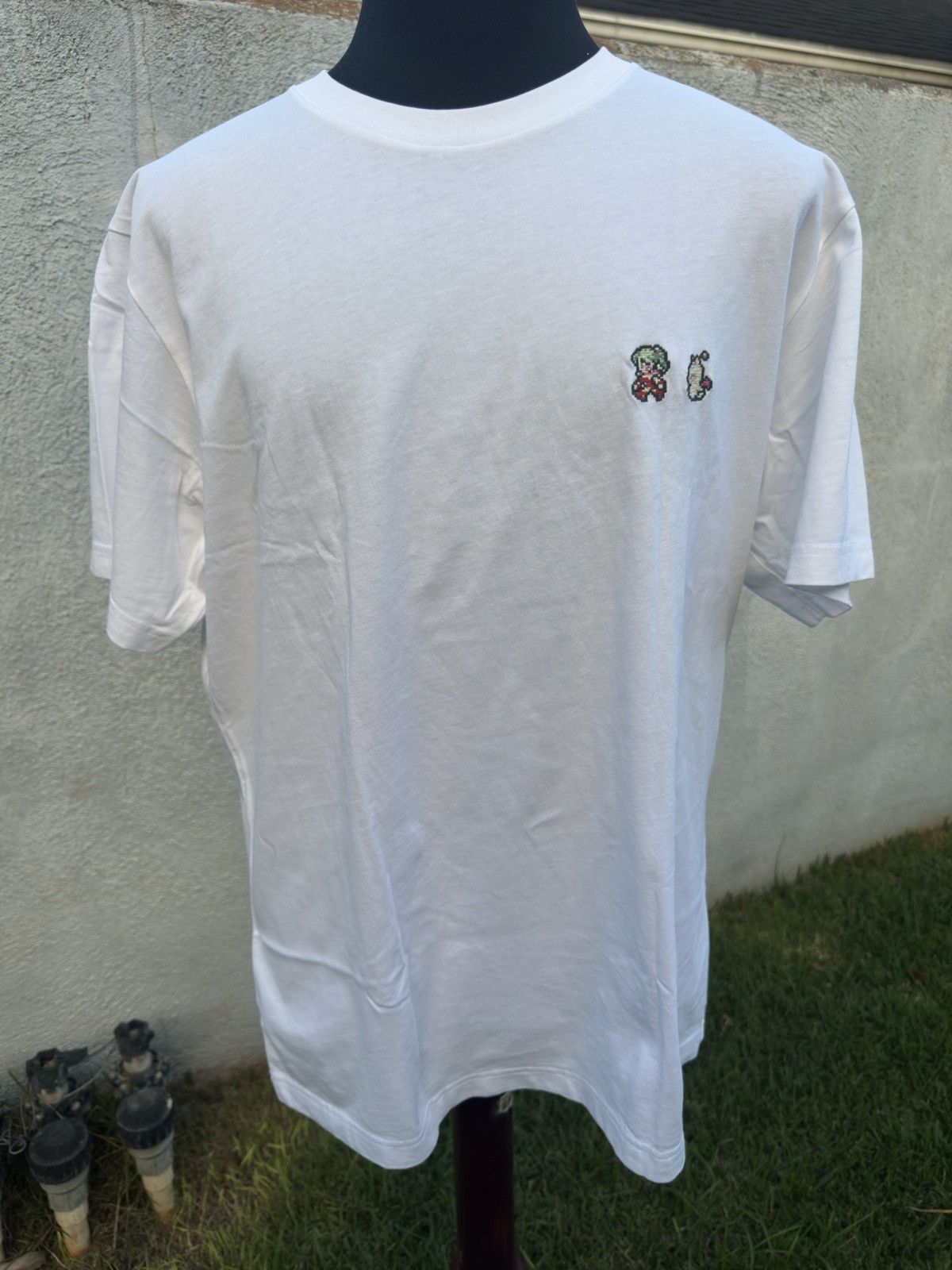 New Uniqlo Ut Pixel Remaster Final Fantasy Xiv Men S Xl T-Shirts, Hoodie, Sweatshirt | PodTeesHub.com