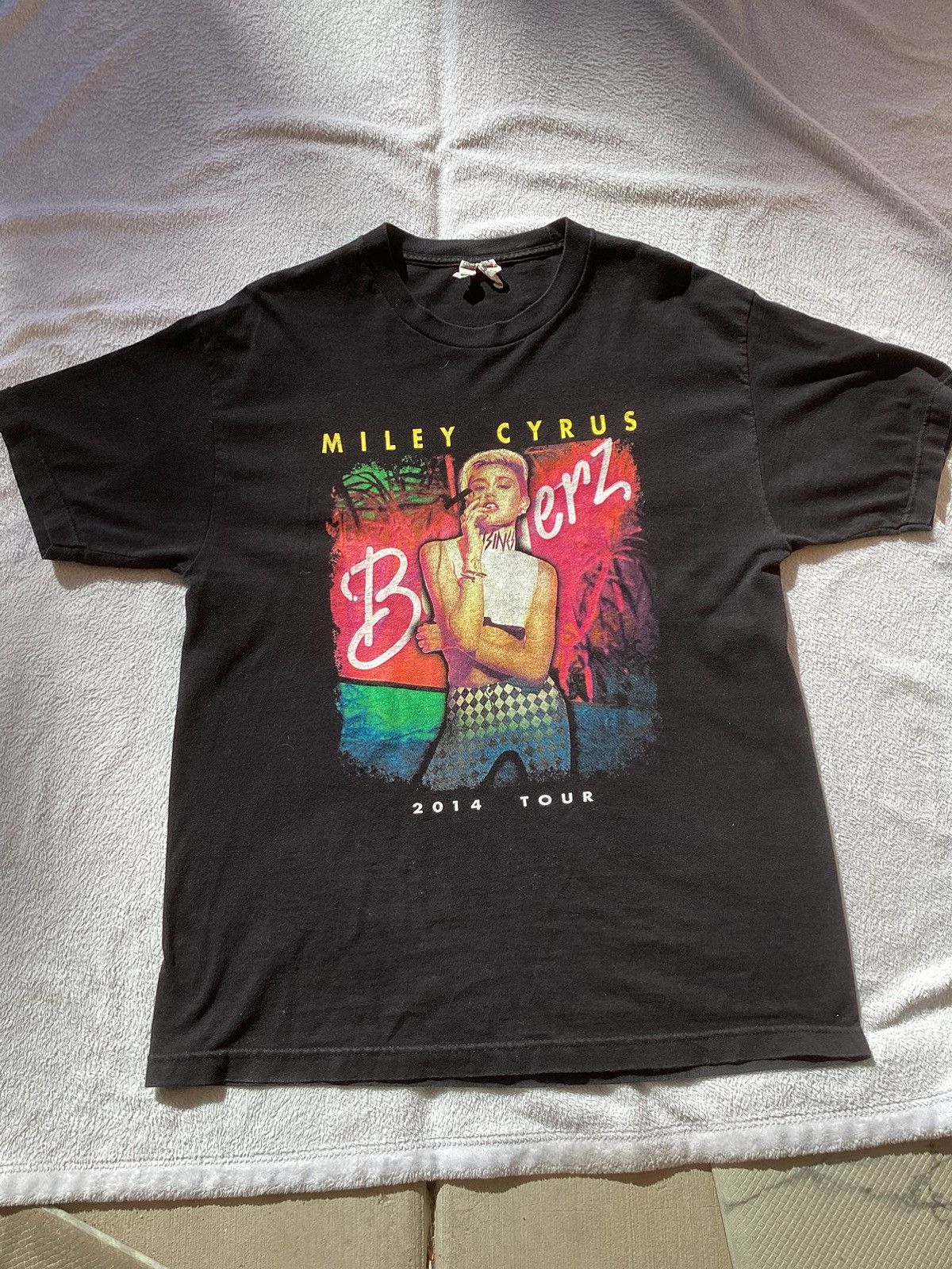 Band Tees 2014 Miley Cyrus Bangerz Tour T Shirt Hoodie, Sweatshirt | PodTeesHub.com
