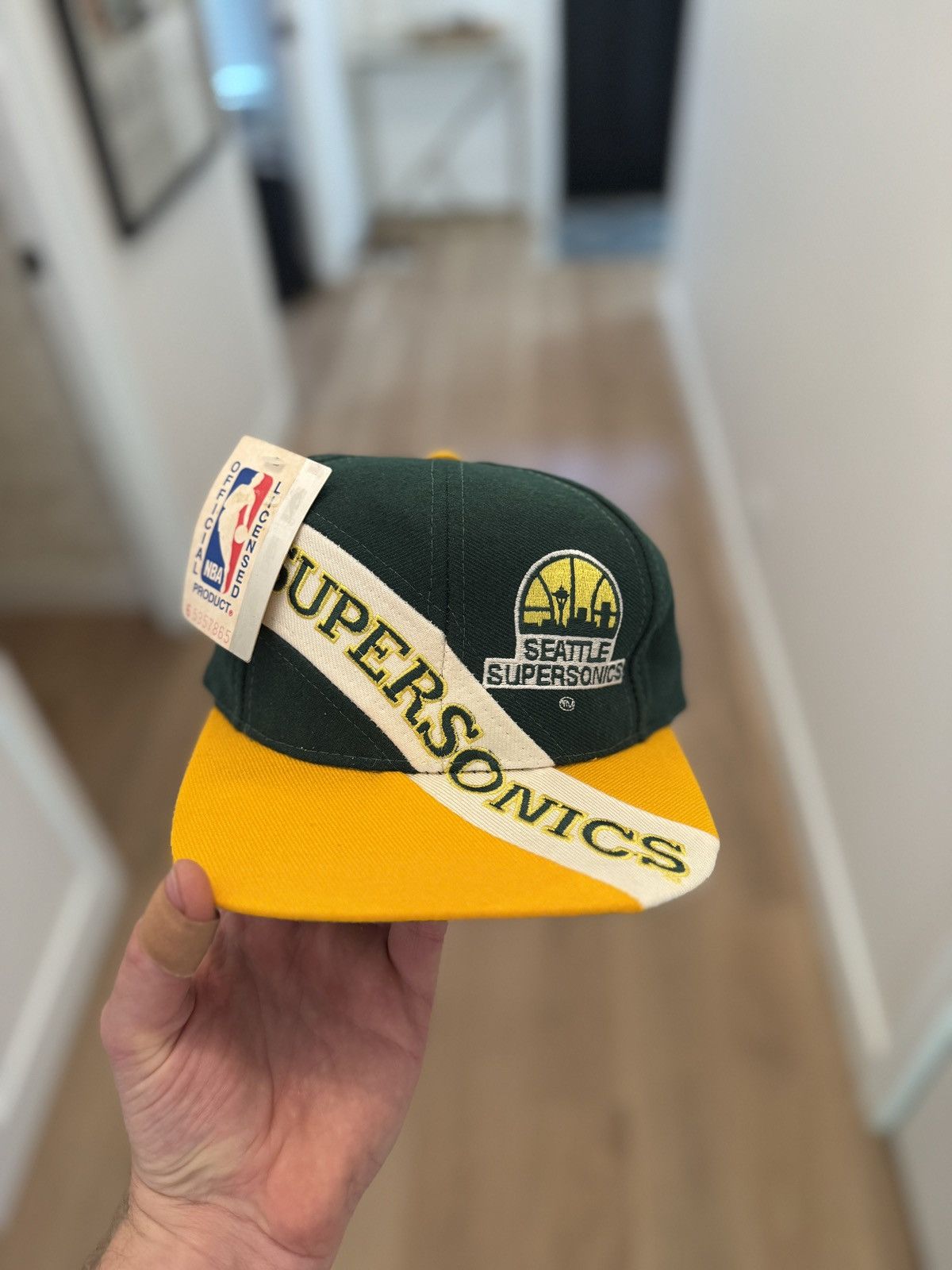 Vintage New W Tags Vintage Seattle Supersonics Sonics Snapback T-Shirts, Hoodie, Sweatshirt | PodTeesHub.com