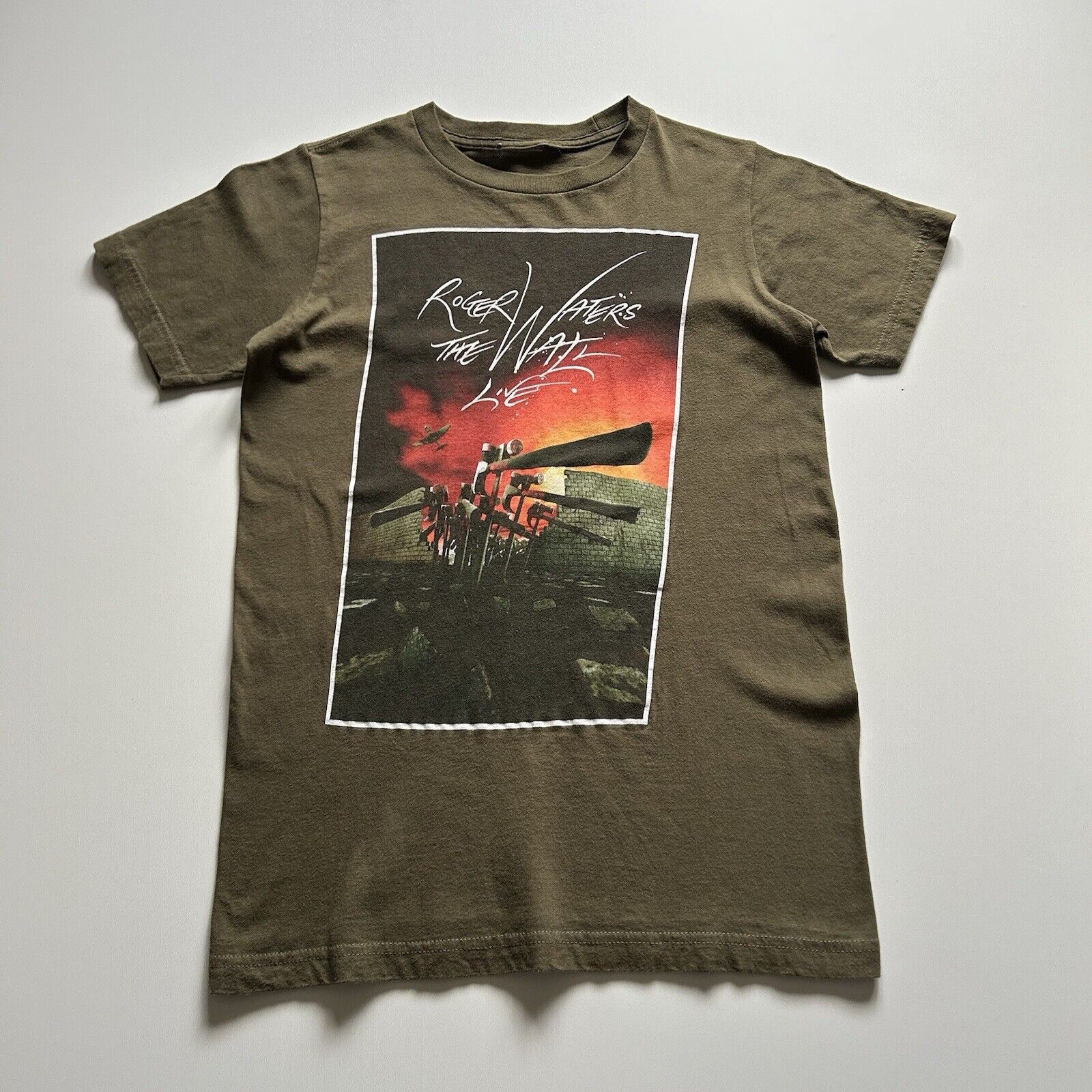 Band Vintage Y2k Roger Waters Wall Live Xs Band T-Shirts, Hoodie, Sweatshirt