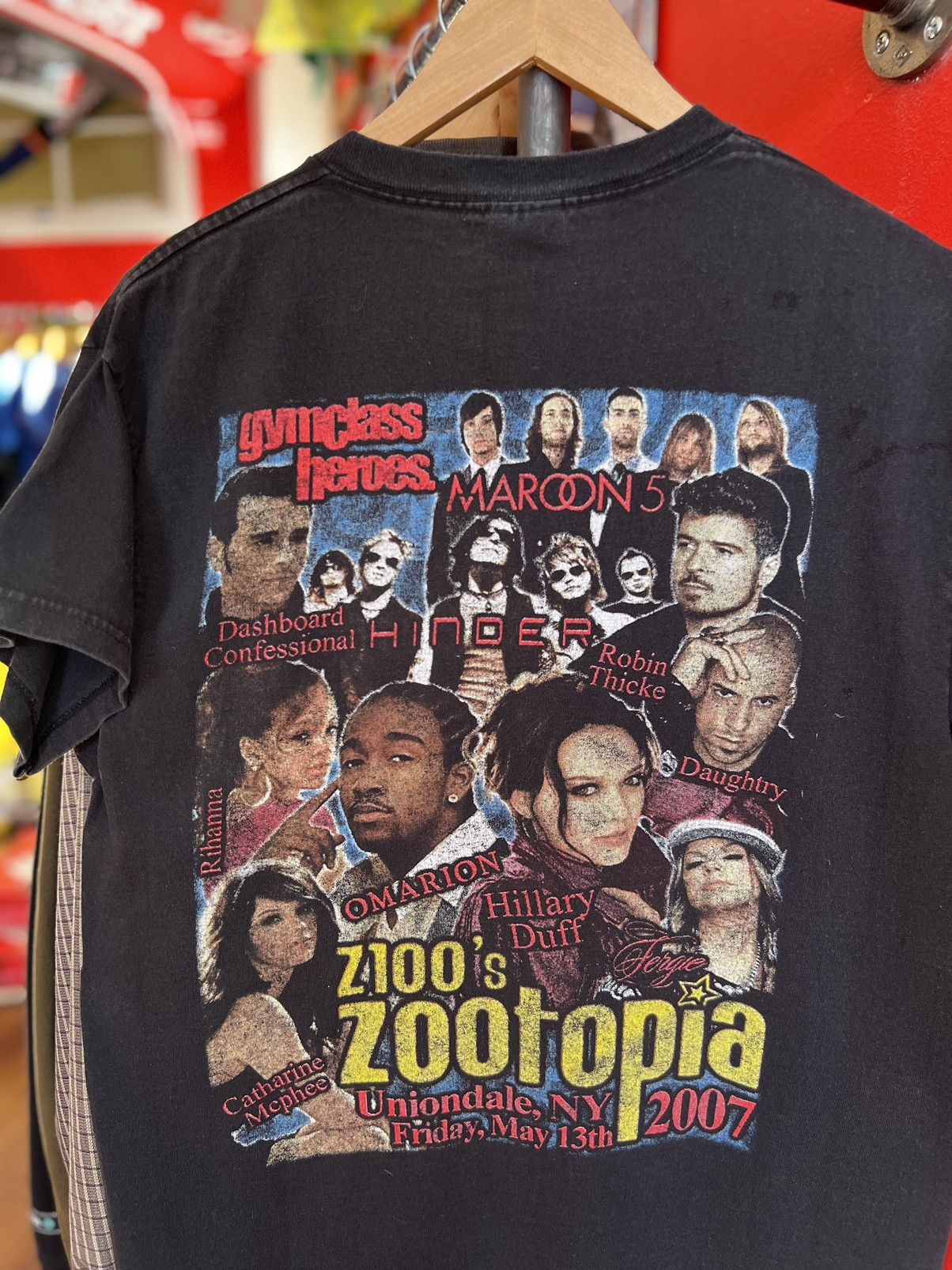 Vintage Z100 Concert Tee Y2k Rihanna Hillary Duff Fergue B2k Hoodie, Sweatshirt | PodTeesHub.com