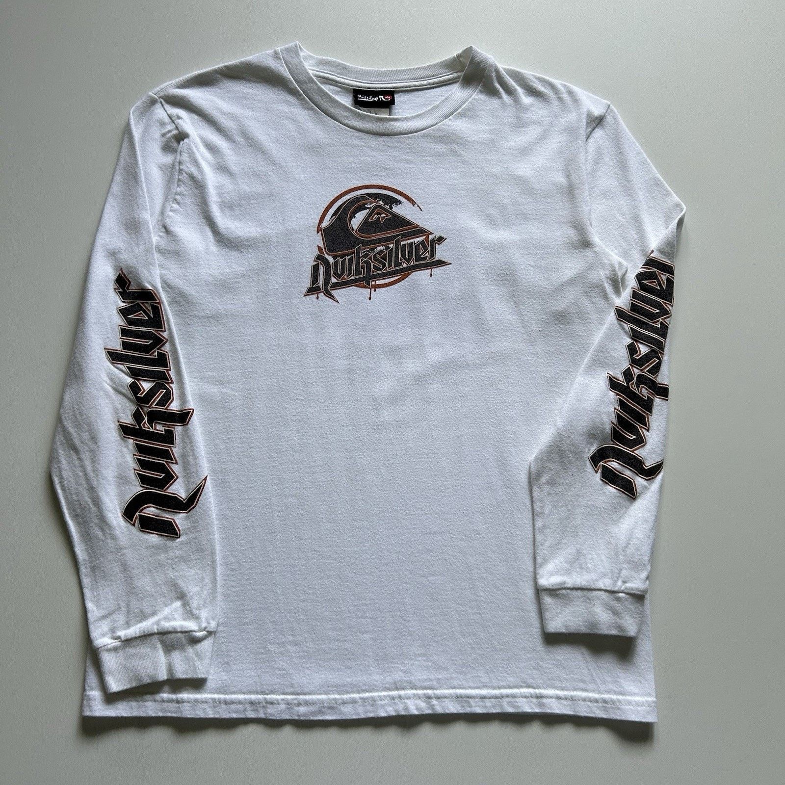 Vintage Y2k Quiksilver T Shirt Long Sleeve Xswhite Surf Logo Hoodie, Sweatshirt | PodTeesHub.com