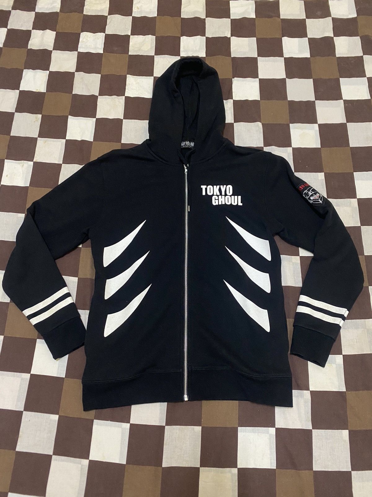 Beauty Beast X Vintage Vintage Tokyo Ghoul Hoodie T-Shirts, Sweatshirt | PodTeesHub.com