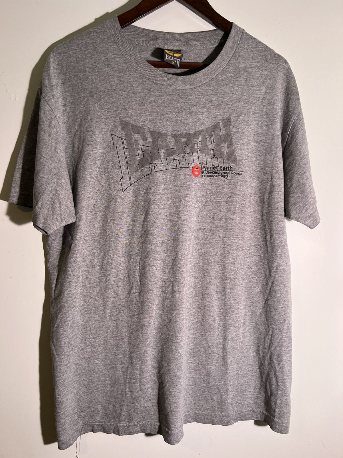 Vintage 90 S 2000 S Y2k Vtg Vintage Earth Skateboard Retro Shirt T-Shirts, Hoodie, Sweatshirt
