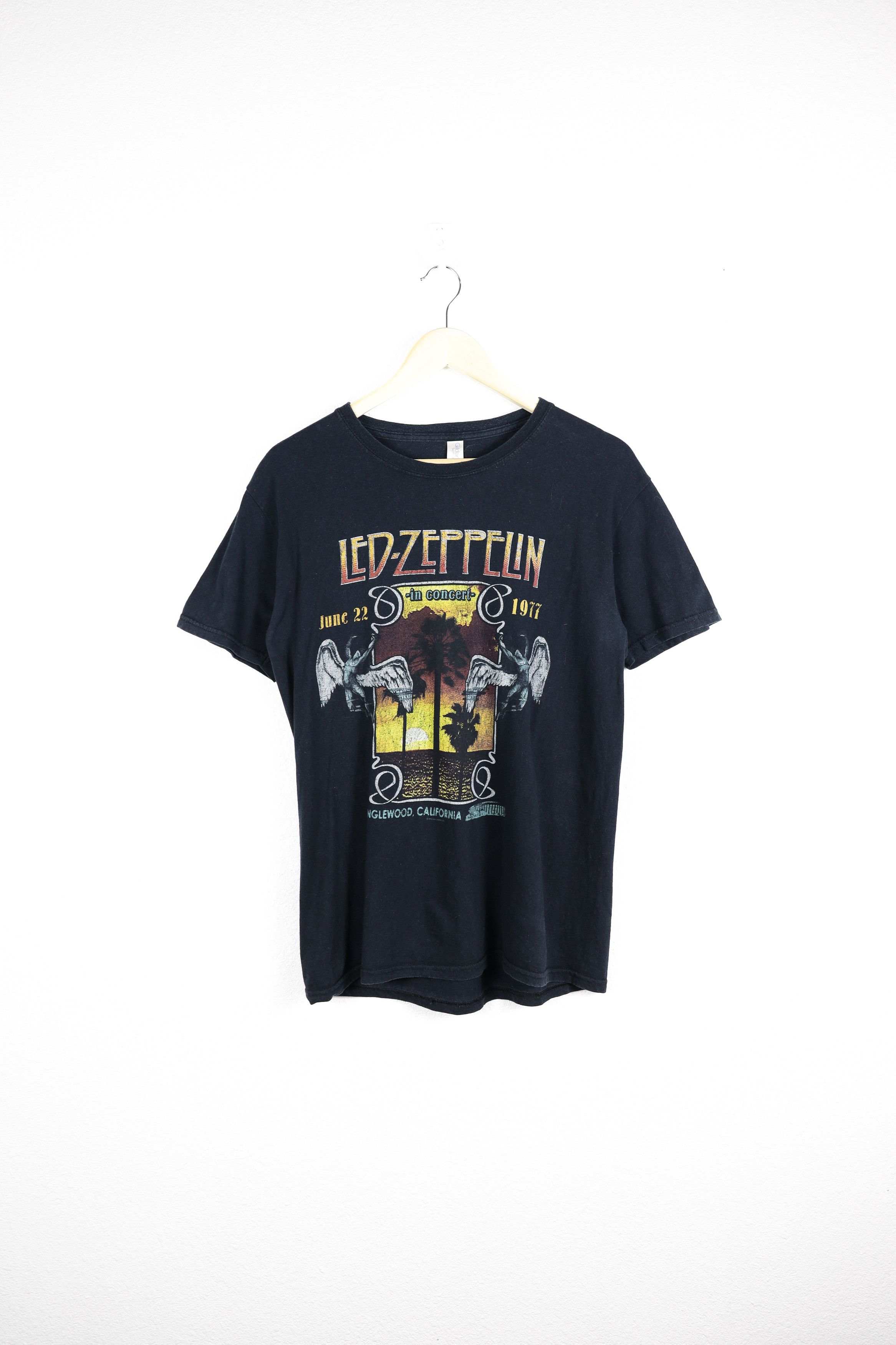 Led Zeppelin X Vintage Vintage Led Zeppelin Band Merch Graphic Tee T Shirt Hoodie, Sweatshirt | PodTeesHub.com