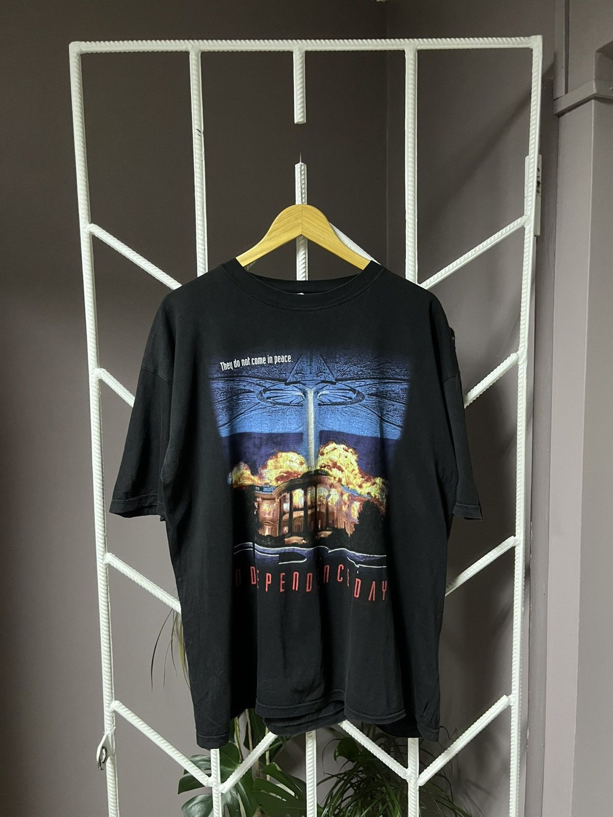 Vintage 90s Independence Day Movie Tee Rare Print Hoodie, Sweatshirt | PodTeesHub.com