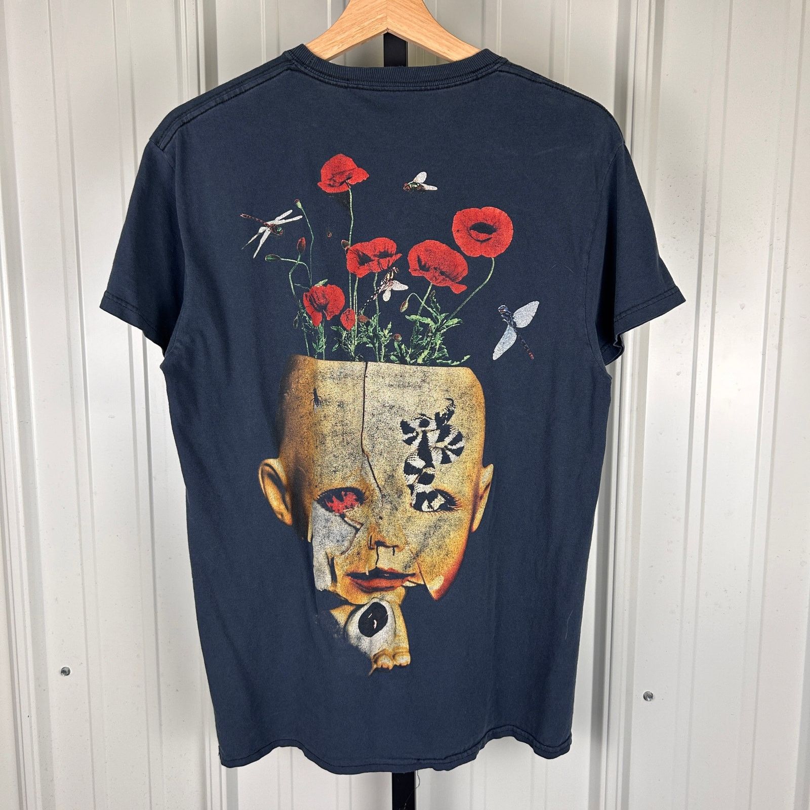 Scott Travis Scott 2017 Birds In The Trap Tour Medium Faded Tee Hoodie, Sweatshirt | PodTeesHub.com